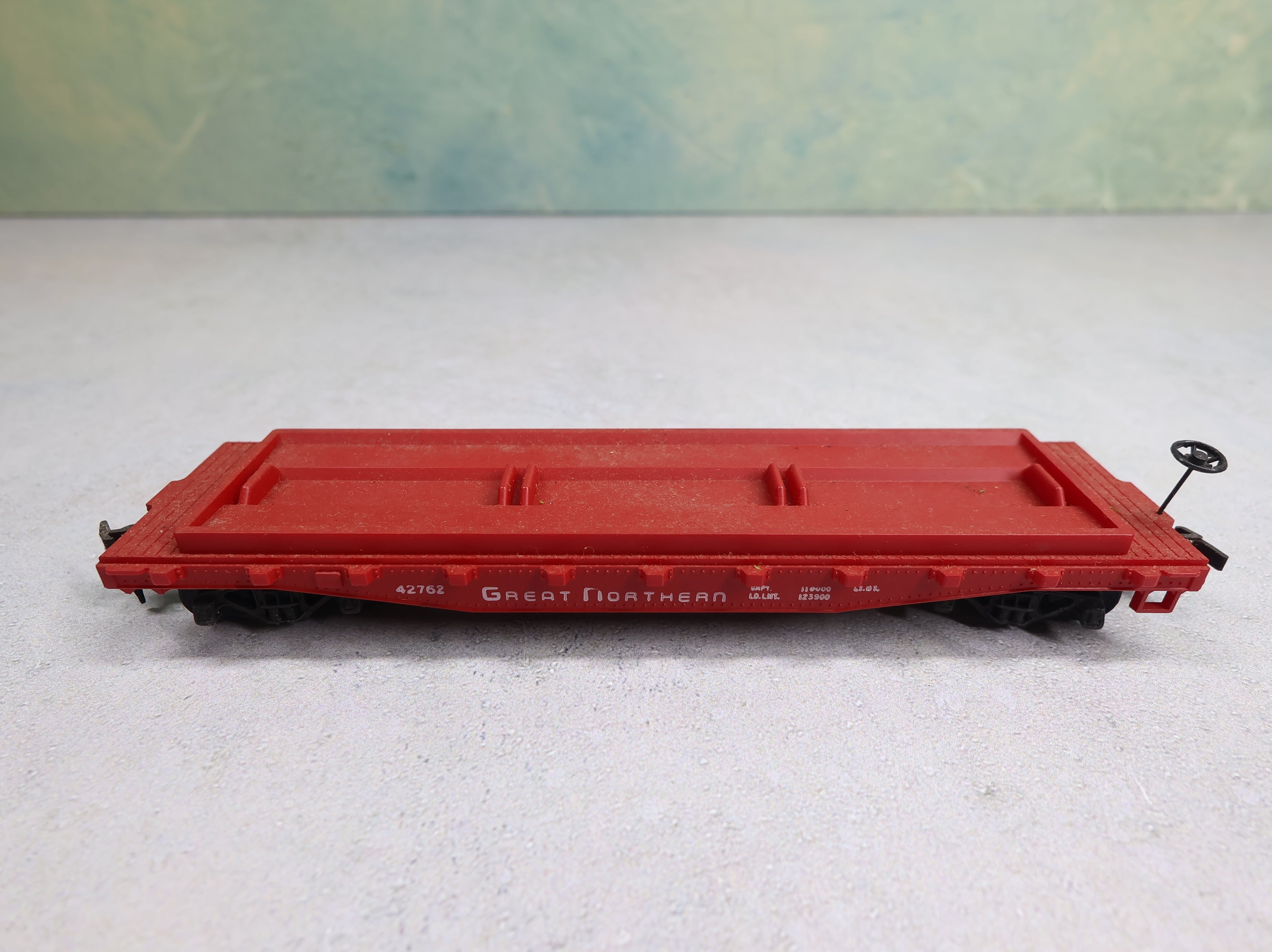 USED Mantua HO Scale 40' Flat Car Great Northern #42762