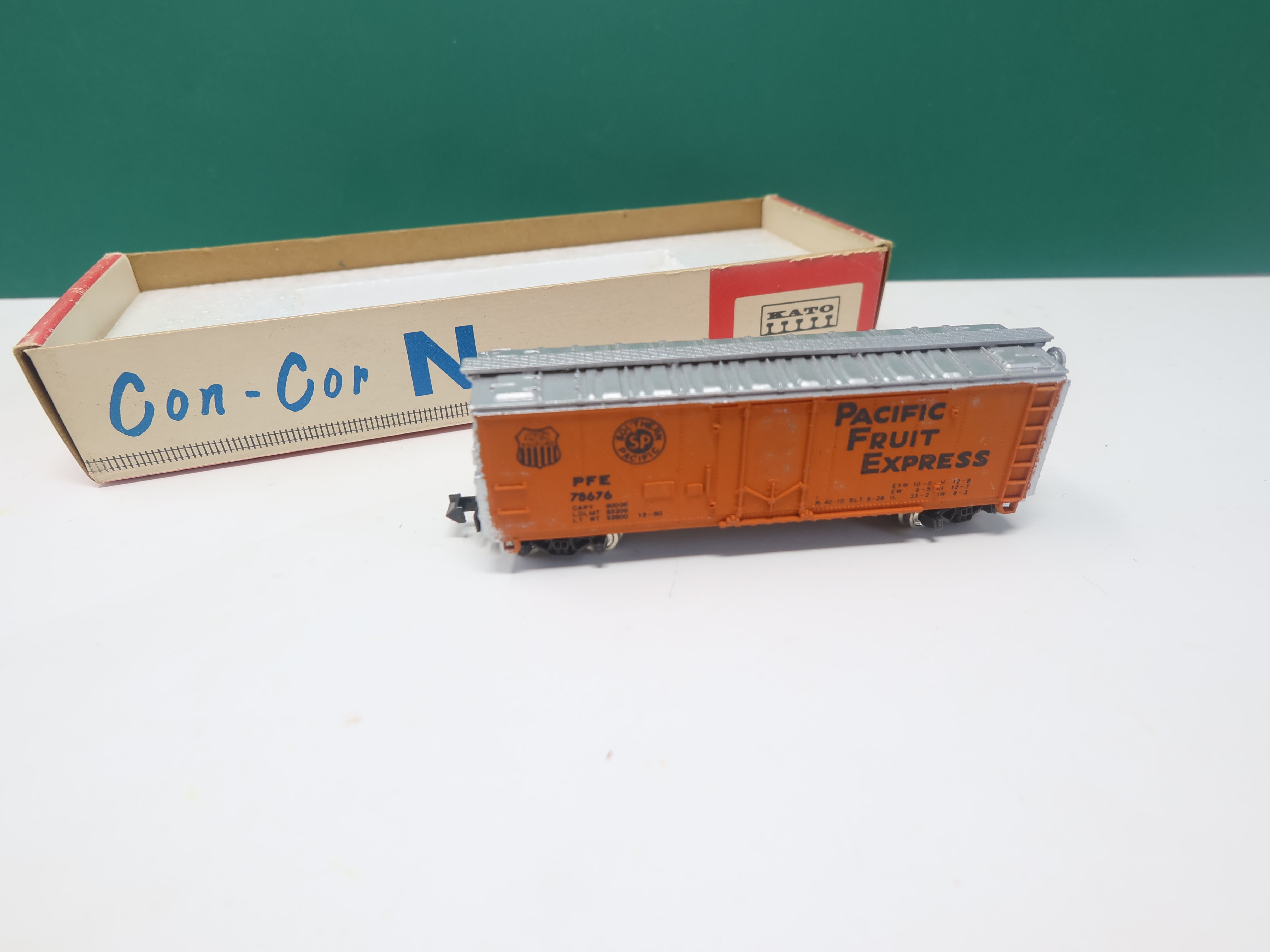 USED Con-Cor N Scale, 40' Steel Reefer, Pacific Fruit Express PFE #78676