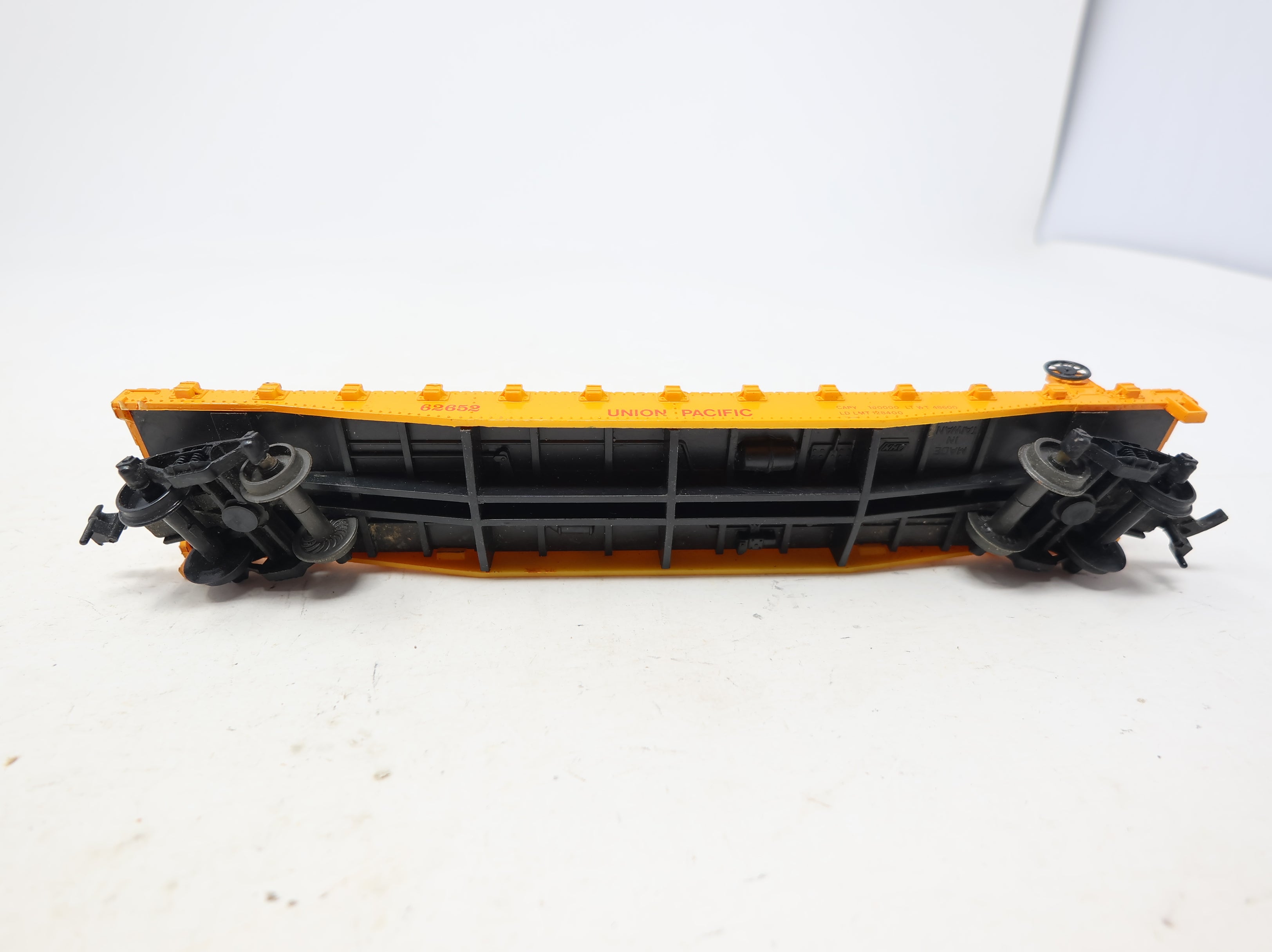 USED AHM HO Scale 48' Flat Car Union Pacific #62652