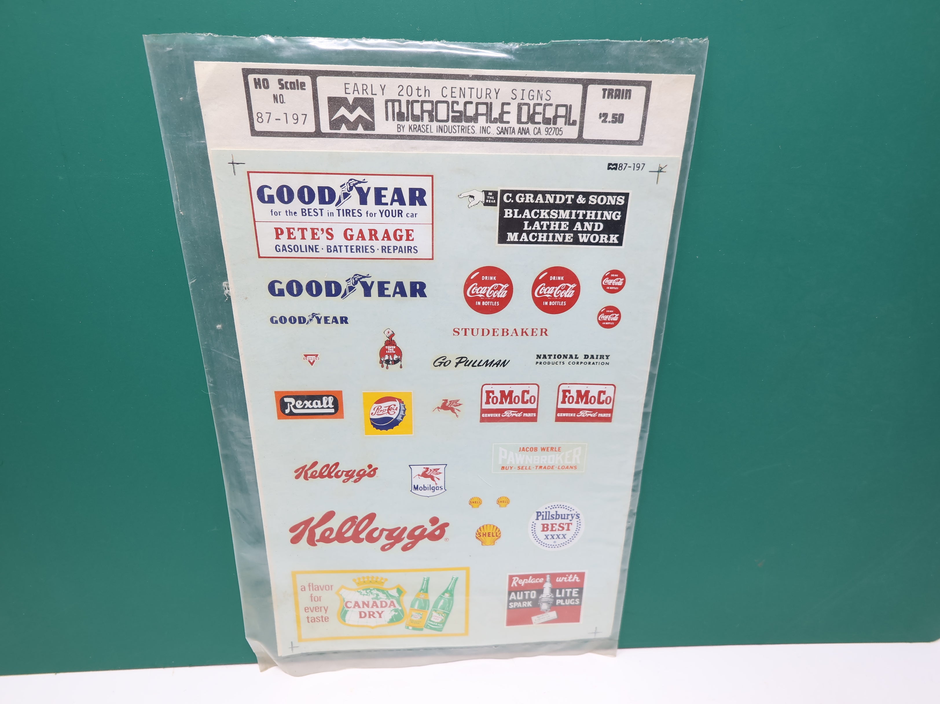 MICROSCALE 87-197 HO Scale Early 20th Century Signs (Good Year, Kellogg's) Decals