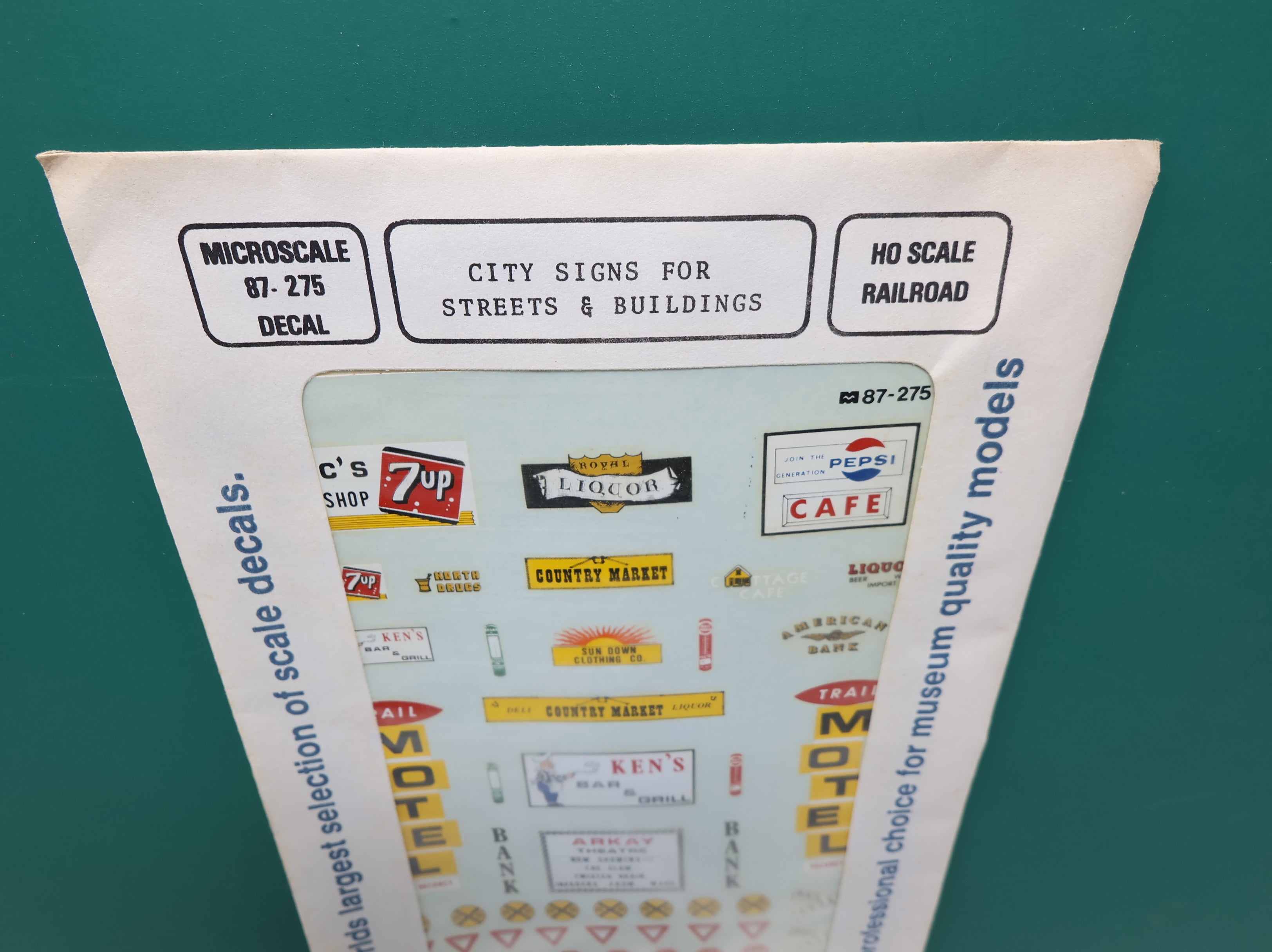 MICROSCALE 87-275 HO Scale City Signs for Street & Buildings Decals