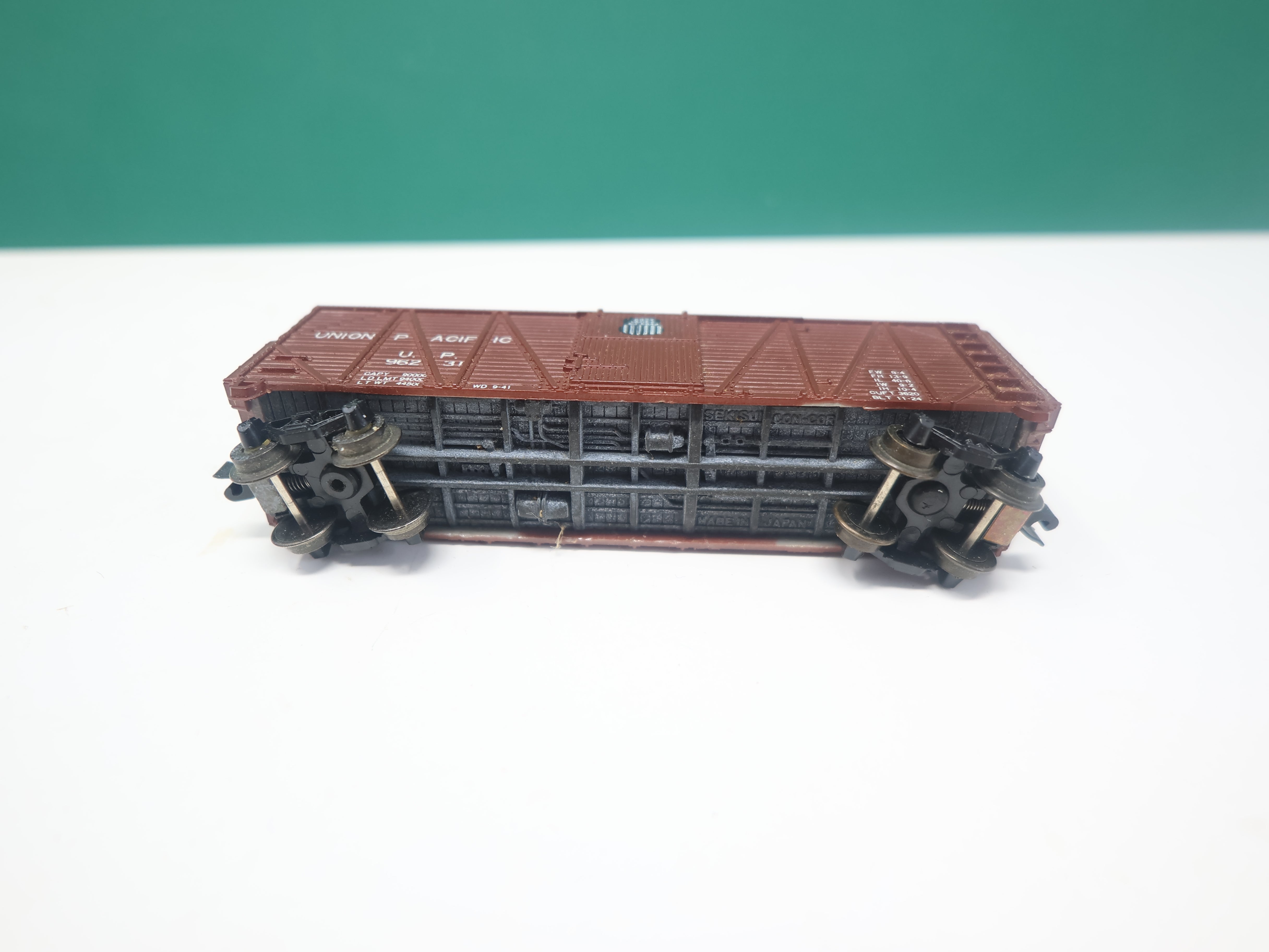 USED Con-Cor N Scale, 40' Wooden Box Car, Union Pacific UP #96231