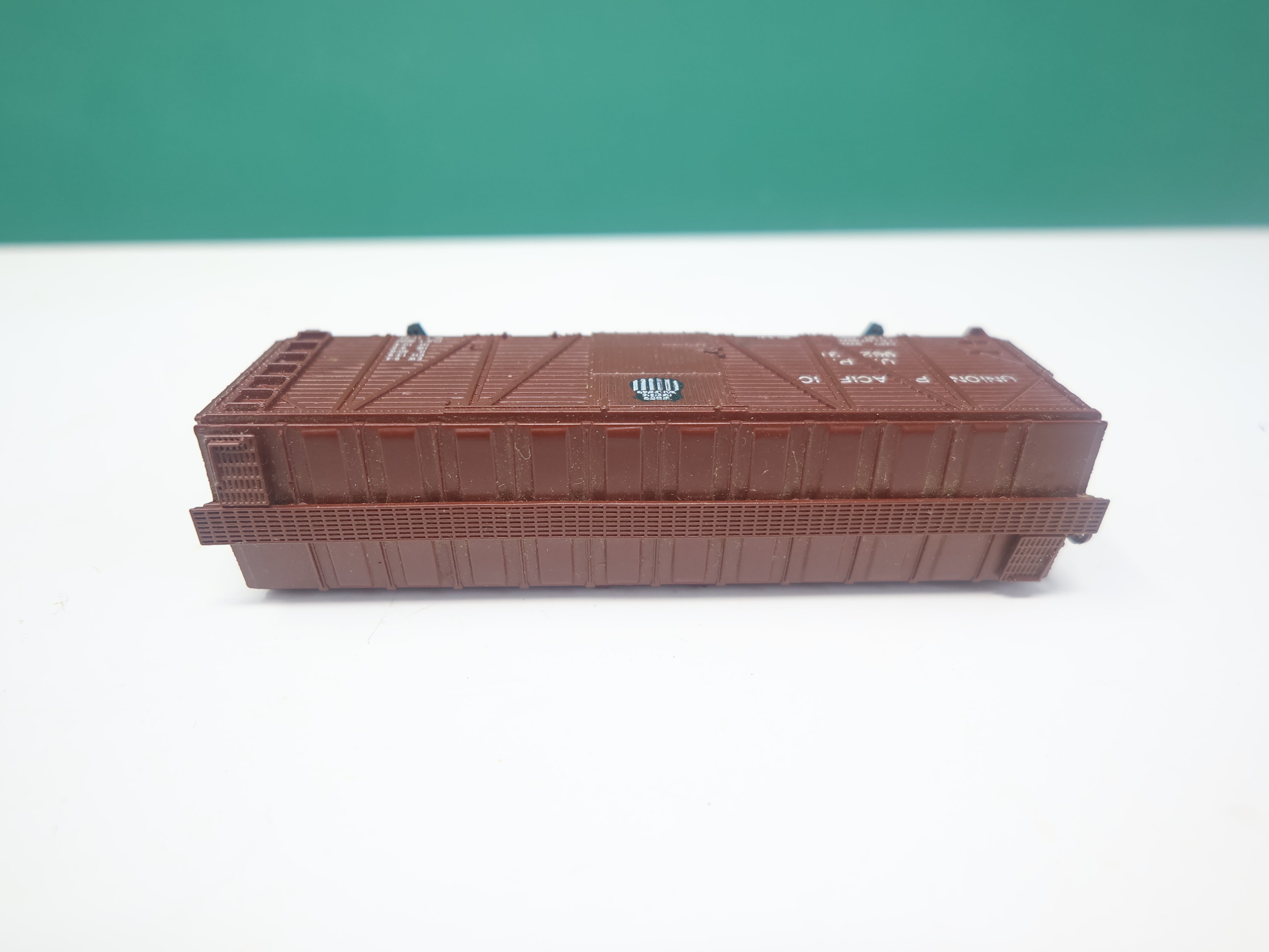 USED Con-Cor N Scale, 40' Wooden Box Car, Union Pacific UP #96231