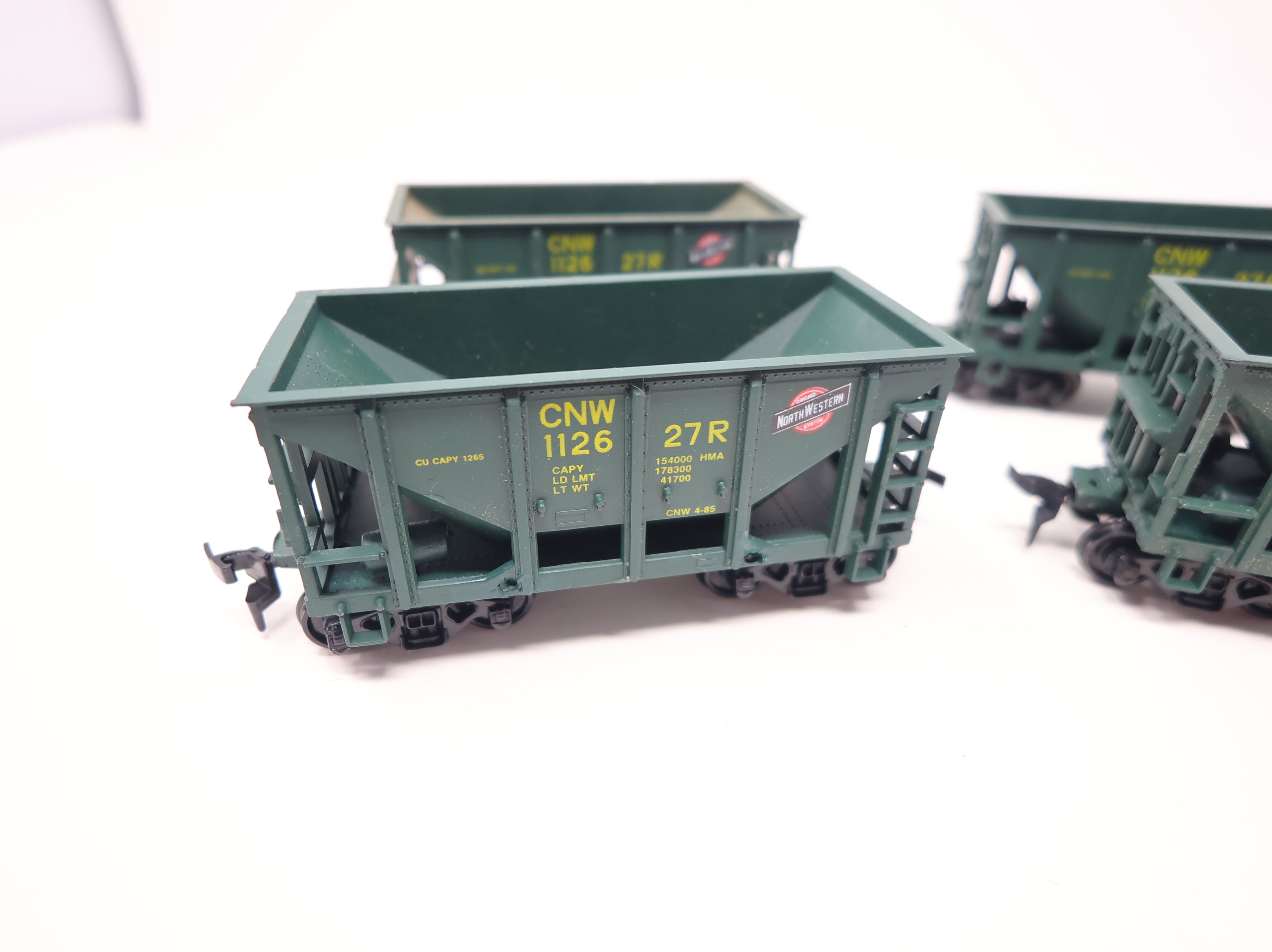 USED Roundhouse HO Scale Ore Cars Chicago & North Western CNW #112627R (4 pcs)