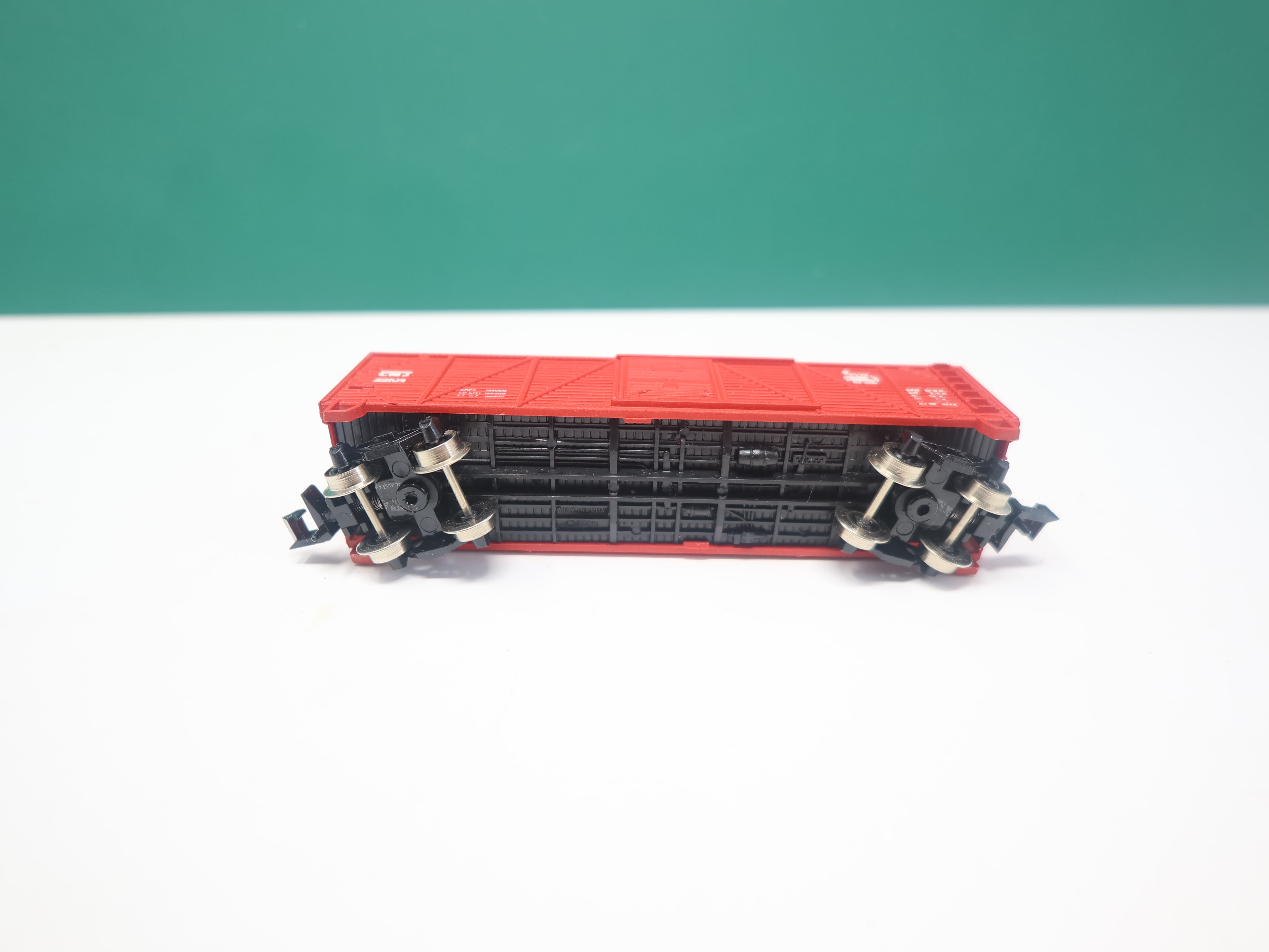 USED N Scale, 40' Wooden Box Car, Central Railroad of New Jersey CNJ #25104