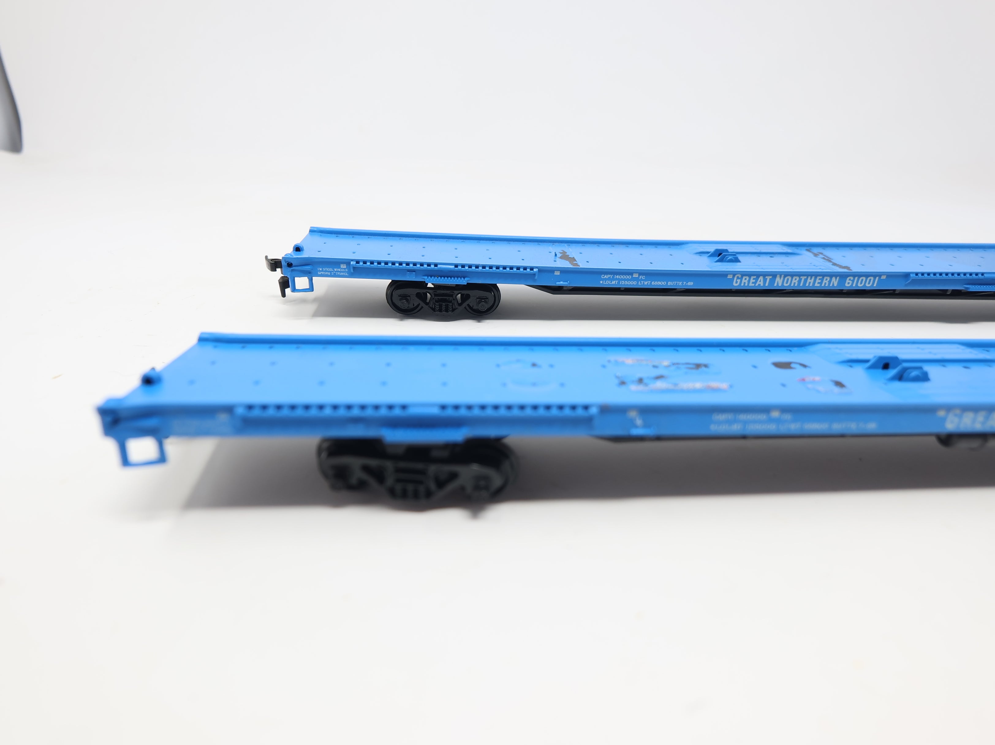 USED Athearn HO Scale 86' Flat Car Great Northern #61001 (2 pcs)