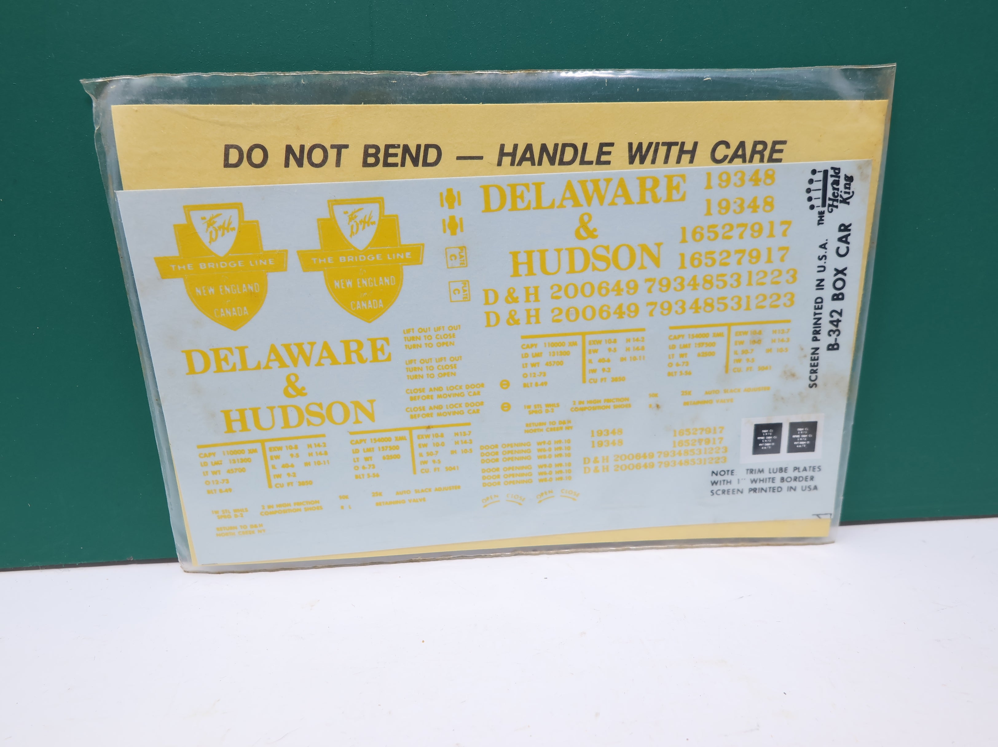 The Herald King B342 HO Scale D&H Box Car Yellow Lettering & Herald Decals