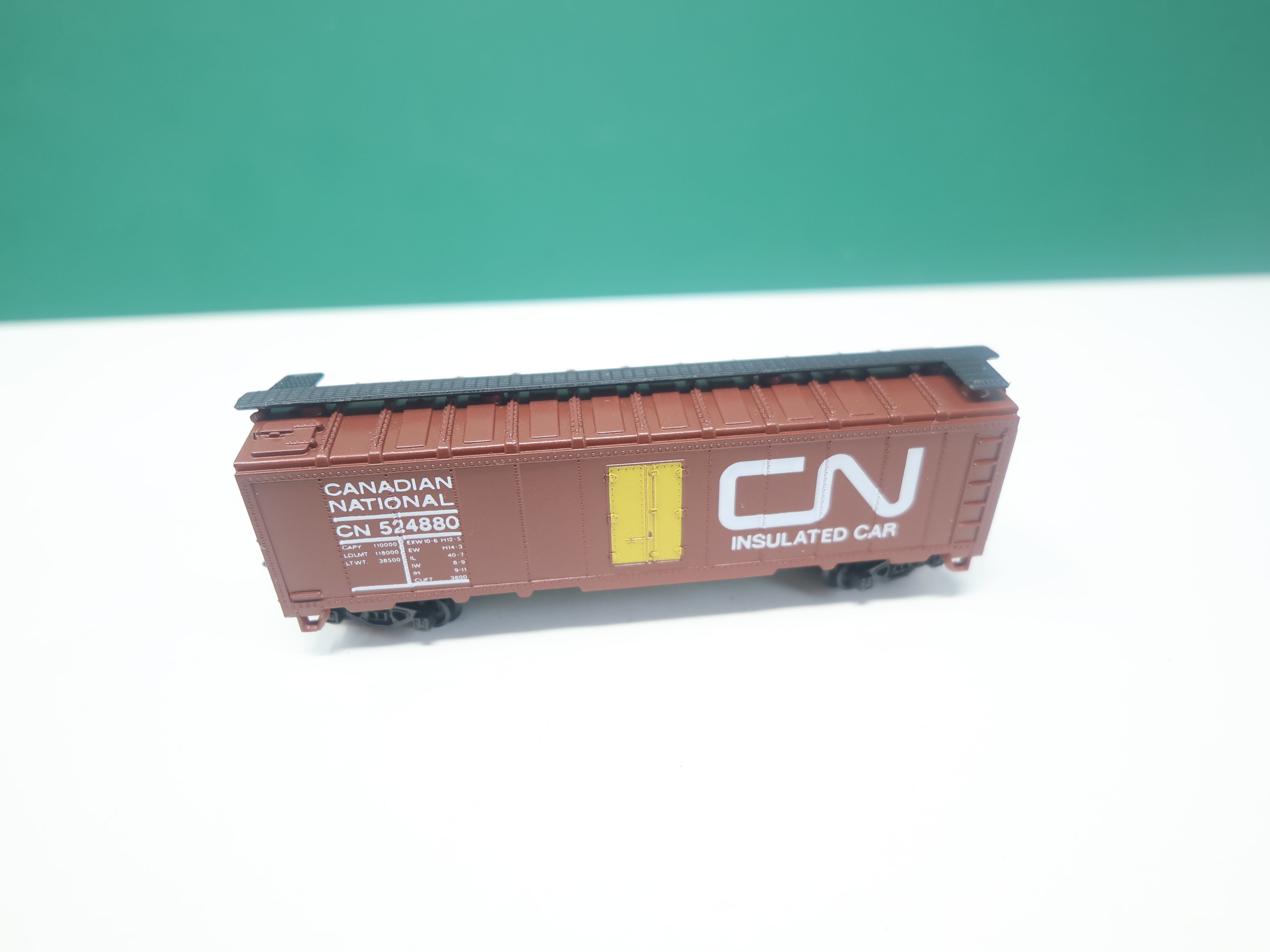 USED Model Power N Scale, 40' Reefer Car, Canadian National CN #524880