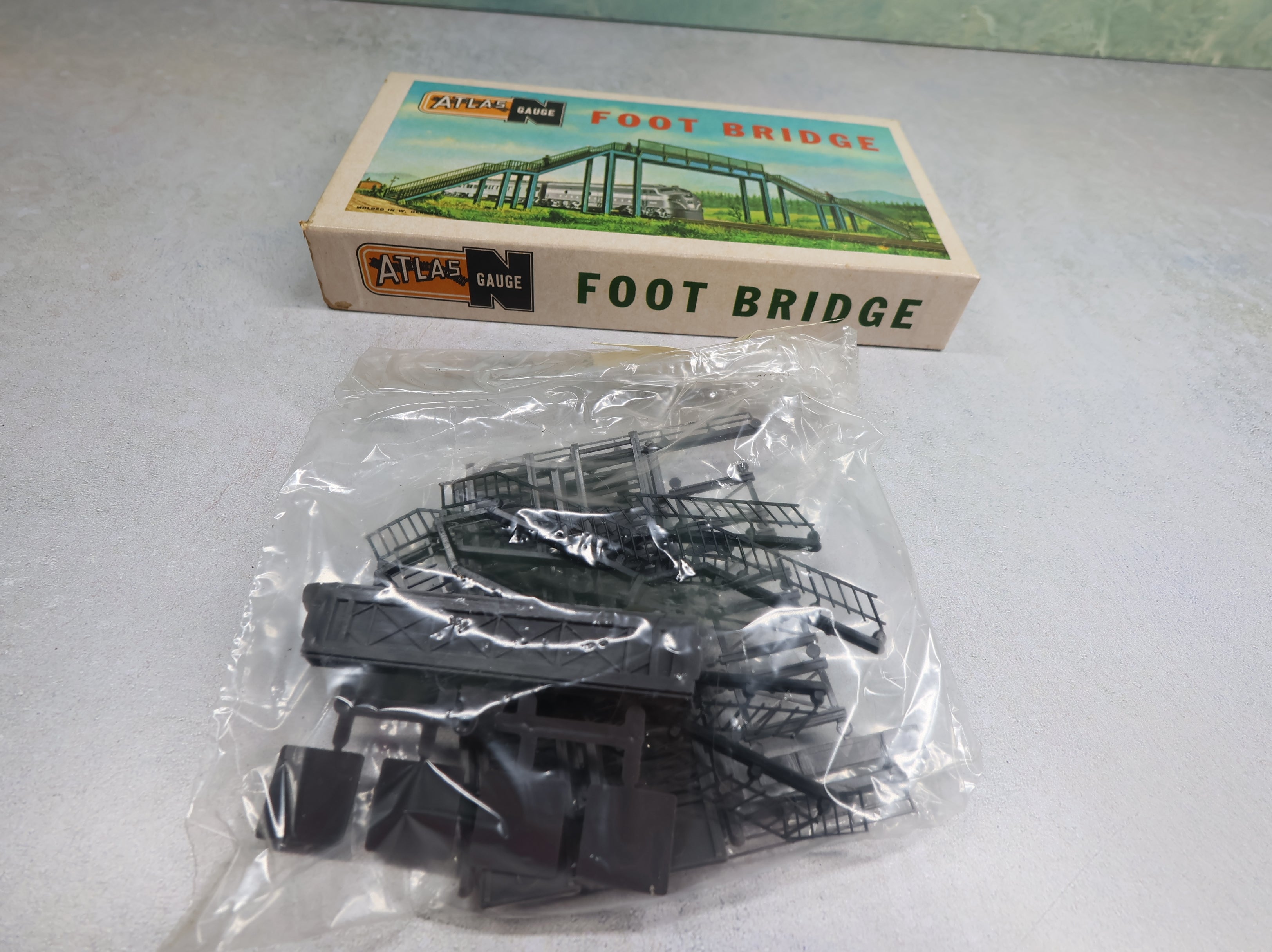 USED Atlas #2813-100 N Scale Foot Bridge KIT