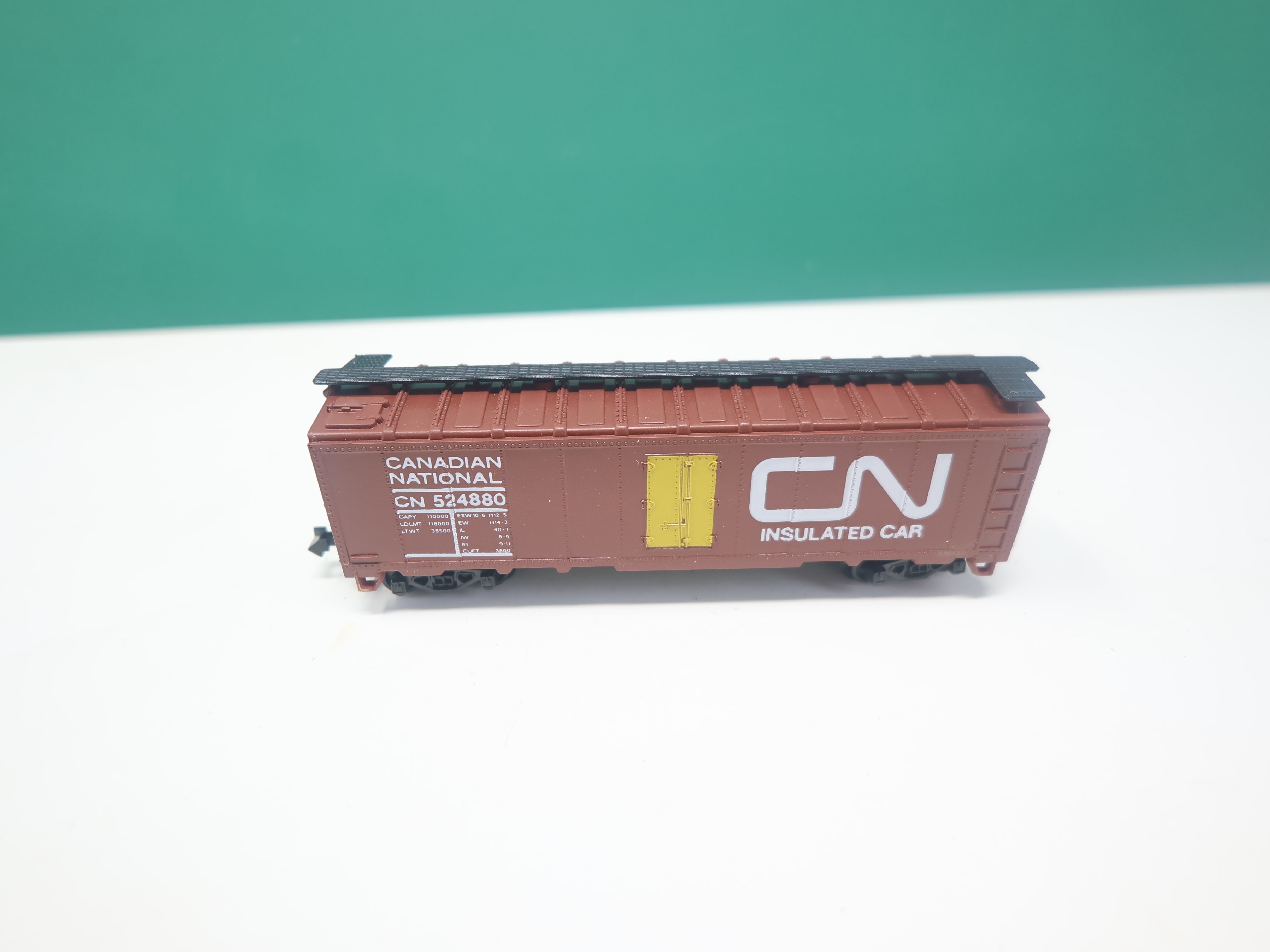 USED Model Power N Scale, 40' Reefer Car, Canadian National CN #524880