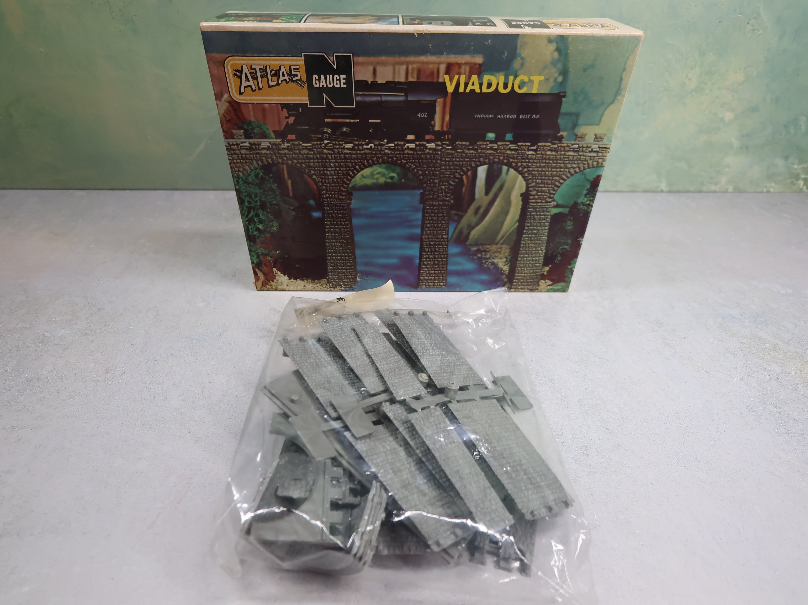 USED Atlas #2826-150 N Scale Viaduct KIT