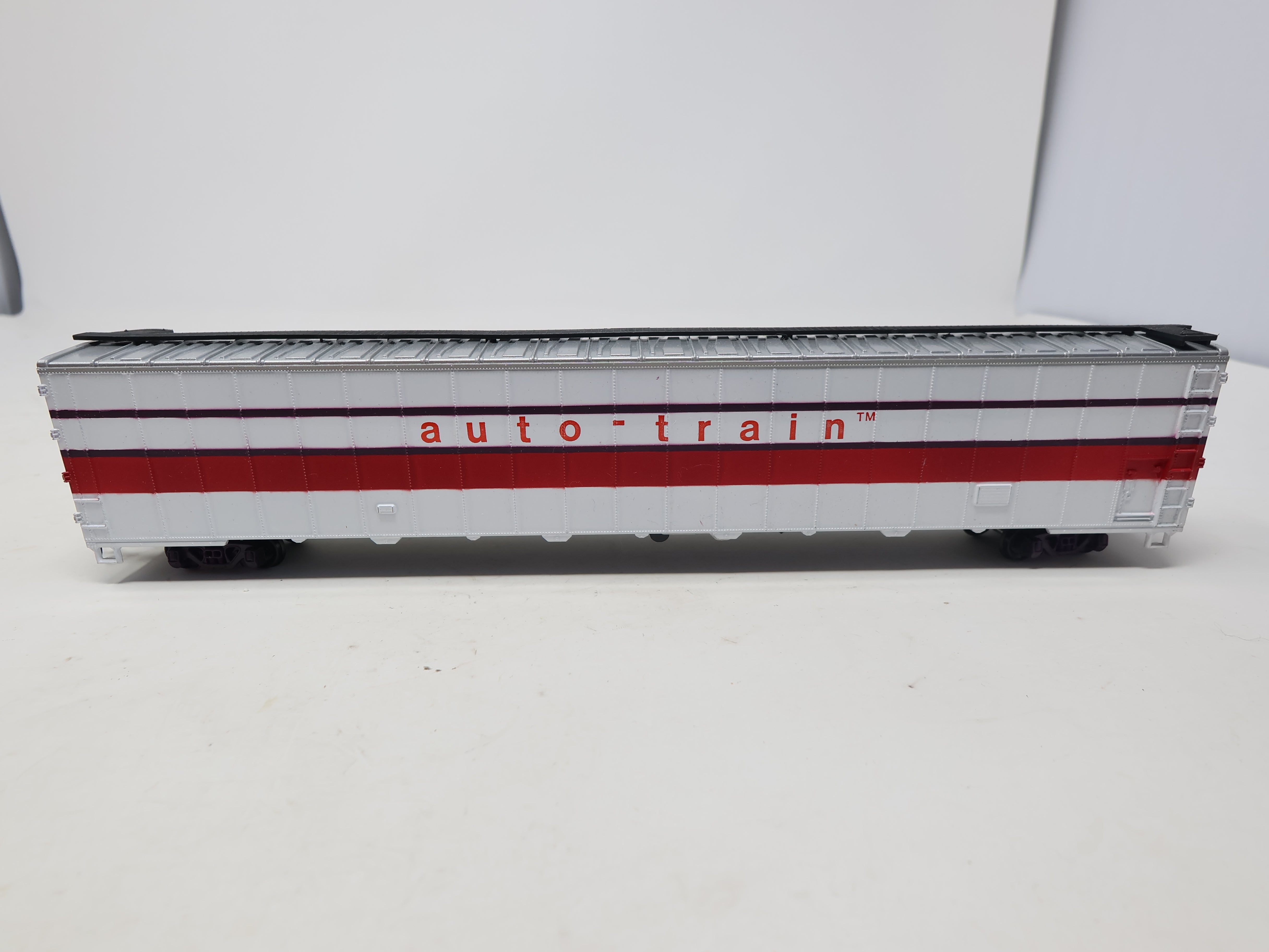 USED Bachmann 1250 HO Scale, 76' Auto Box Car, Auto Train