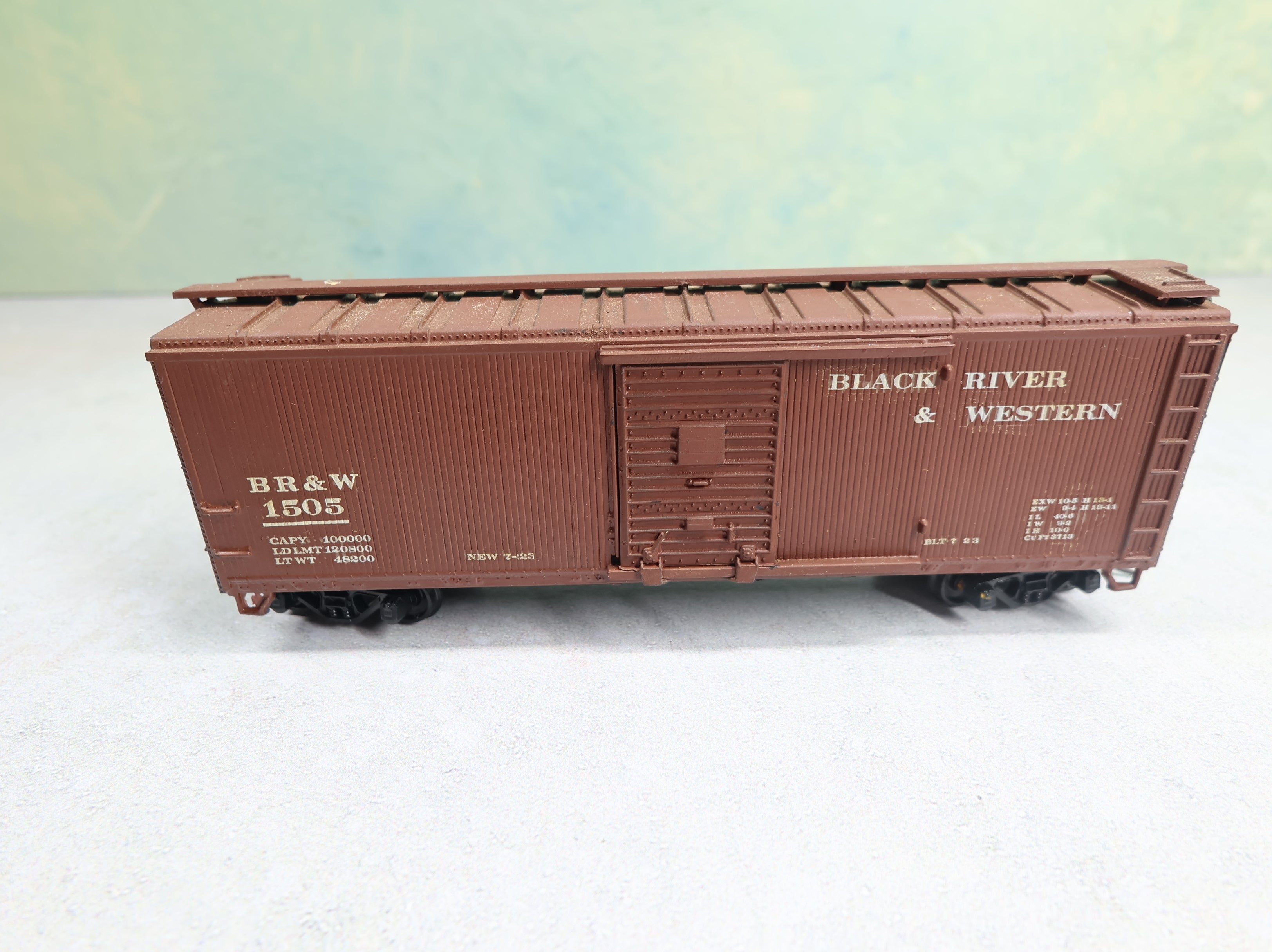 USED Athearn HO Scale 40' Wood Side Box Car Black River and Western BR&W #1505 Decal