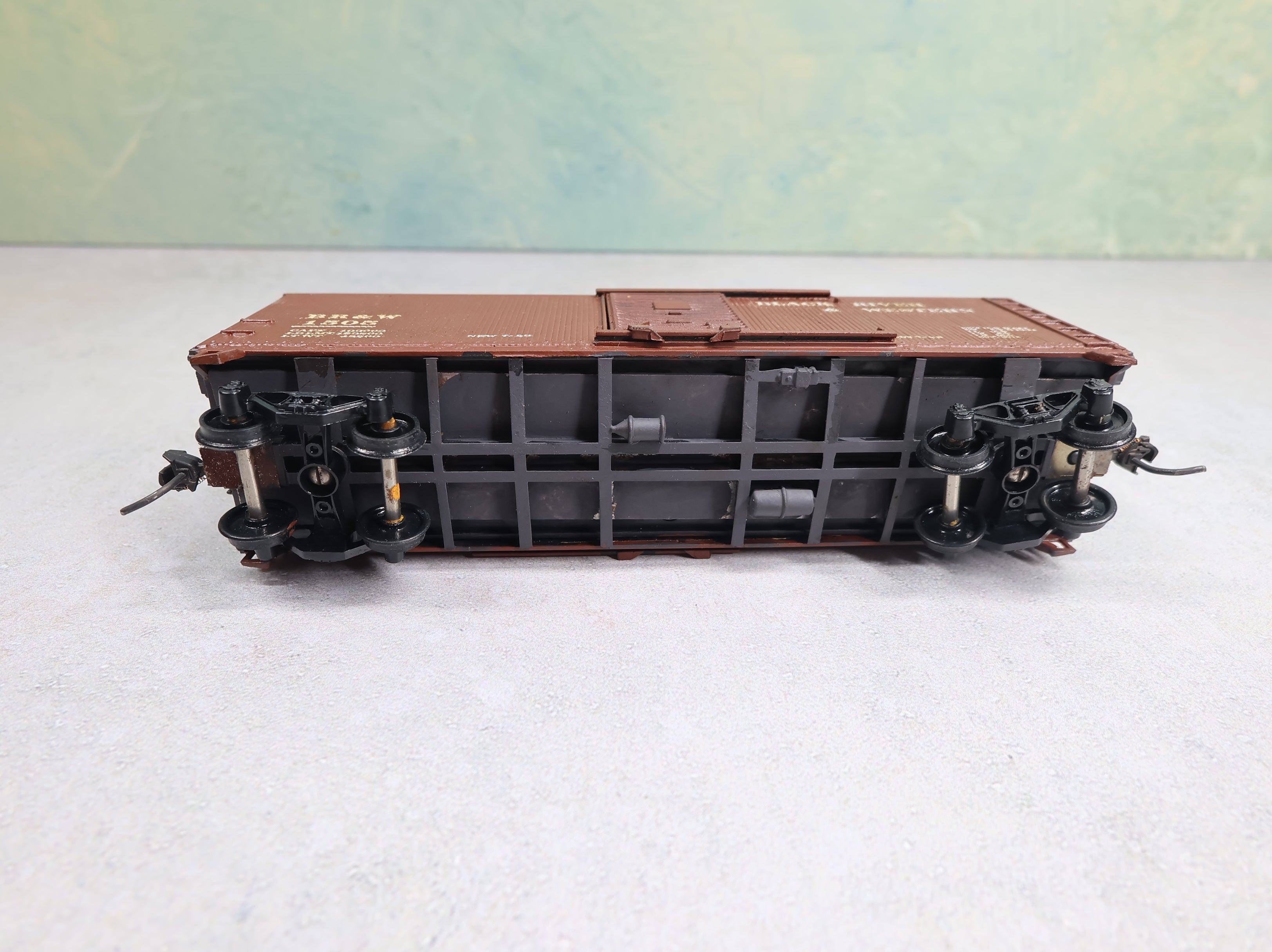 USED Athearn HO Scale 40' Wood Side Box Car Black River and Western BR&W #1505 Decal