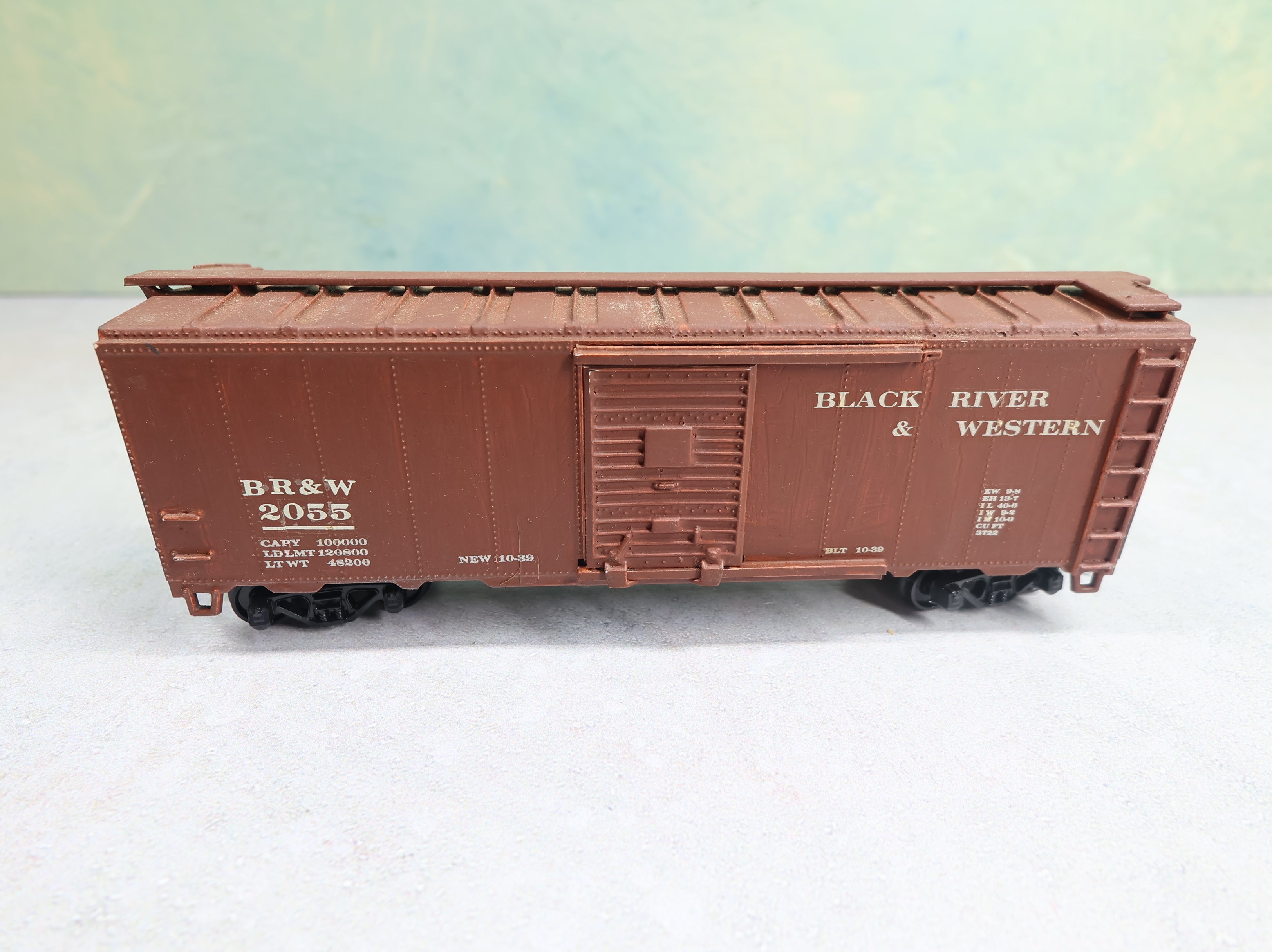 USED Athearn HO Scale 40' Steel Box Car Black River and Western BR&W #2055 Decal