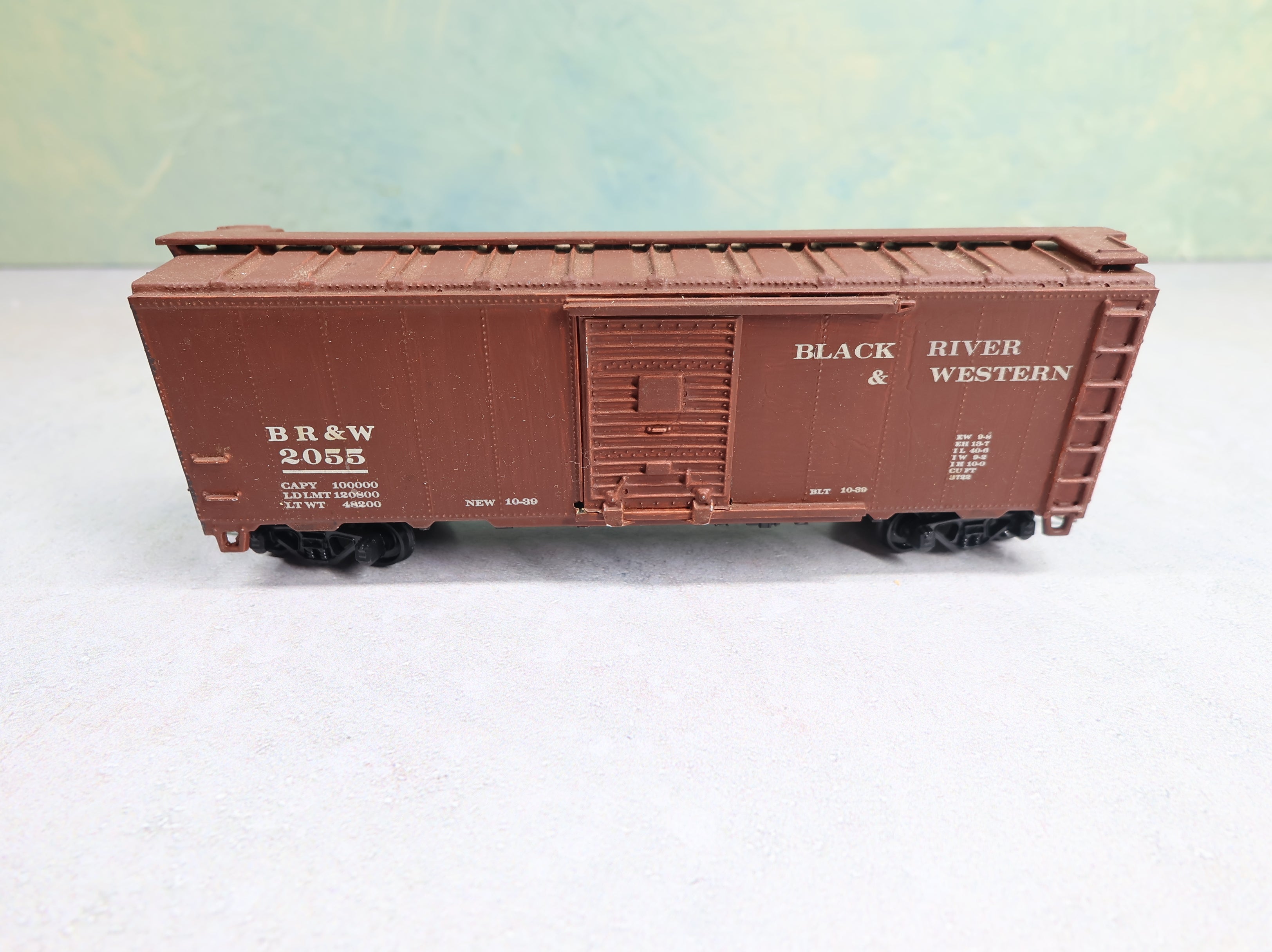 USED Athearn HO Scale 40' Steel Box Car Black River and Western BR&W #2055 Decal