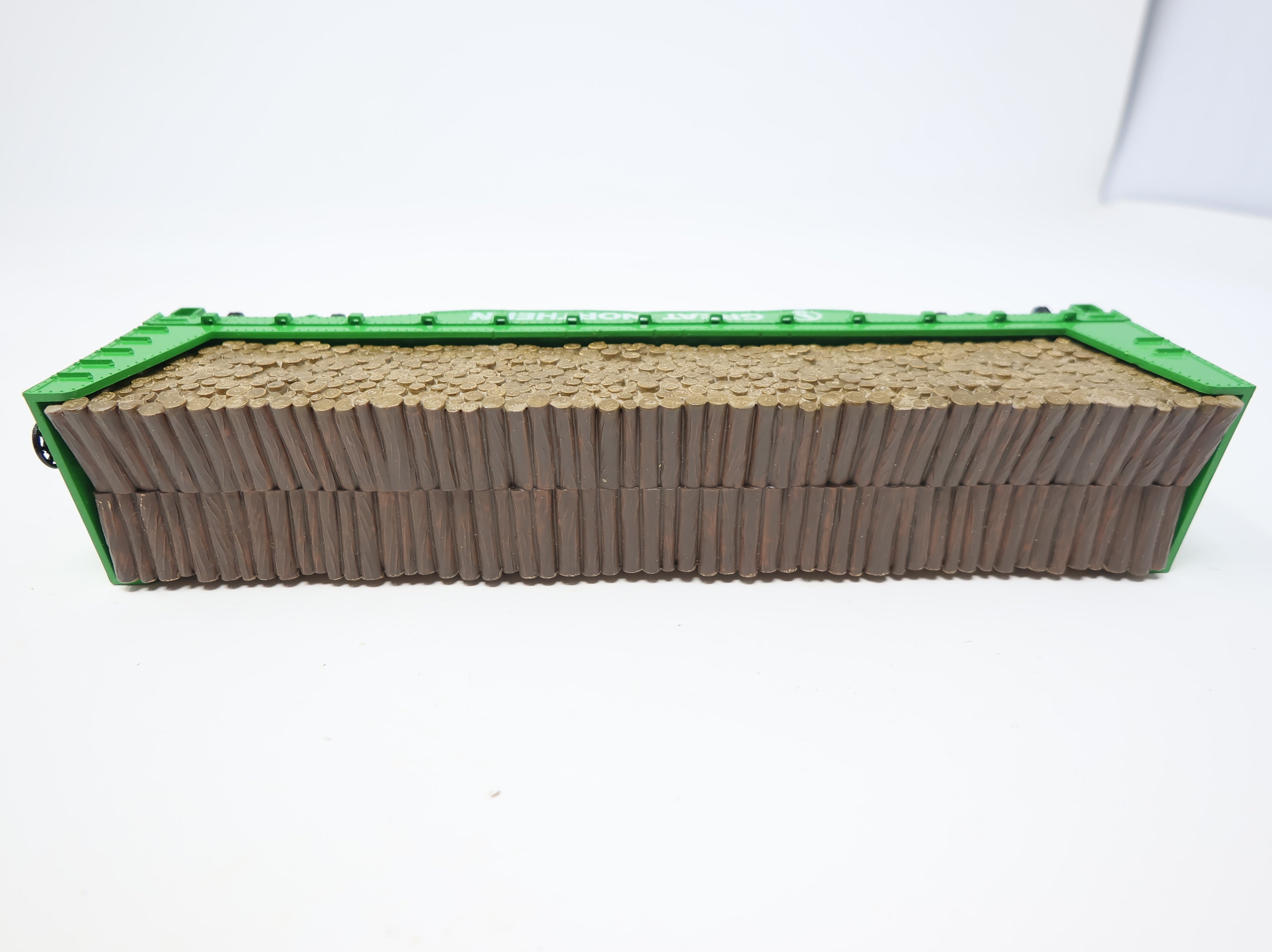 USED Tyco HO Scale Bulkhead Flat Car Great Northern w/ Pulpwood