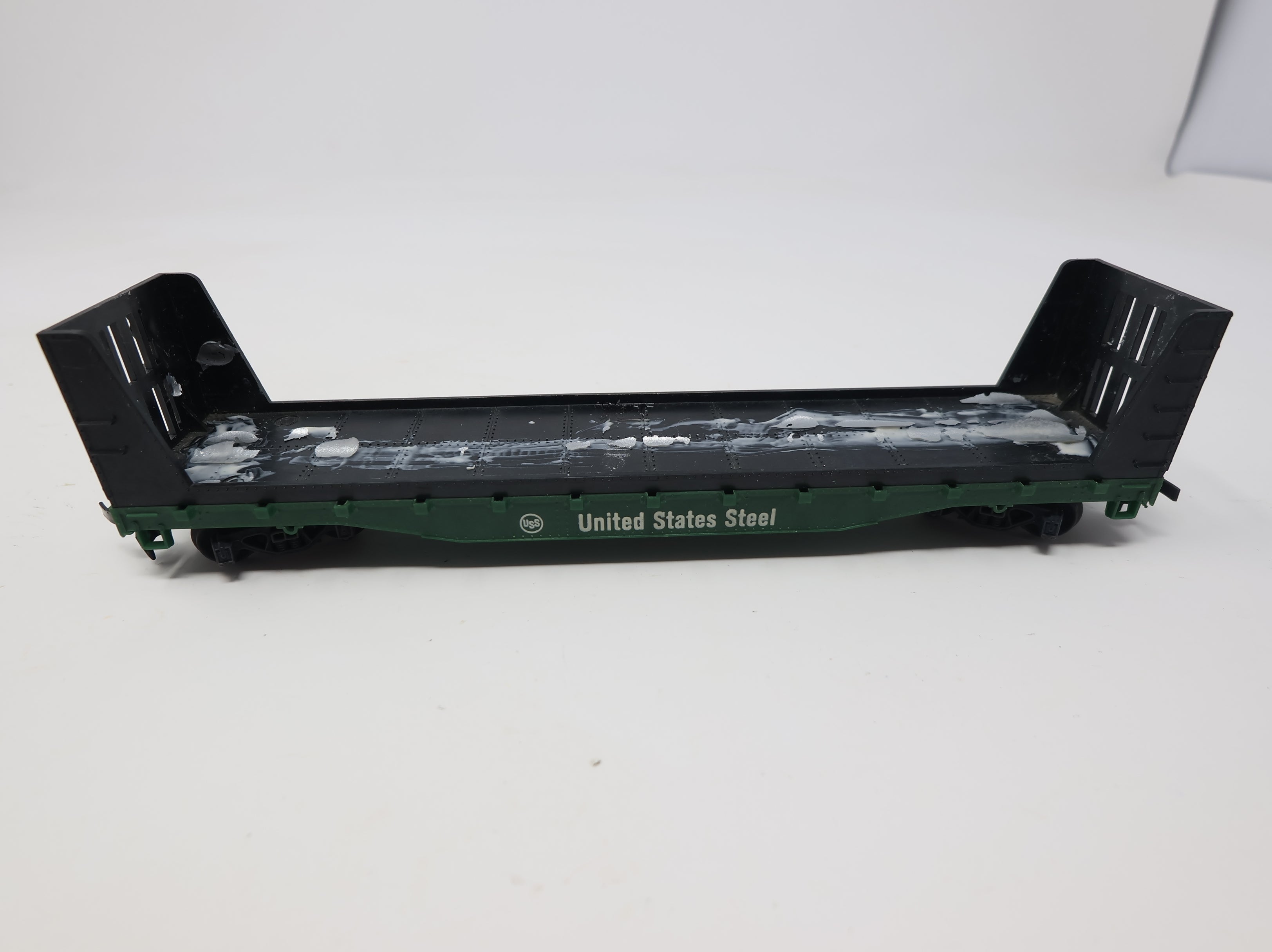 USED Tyco HO Scale Bulkhead Flat Car United States Steel USS