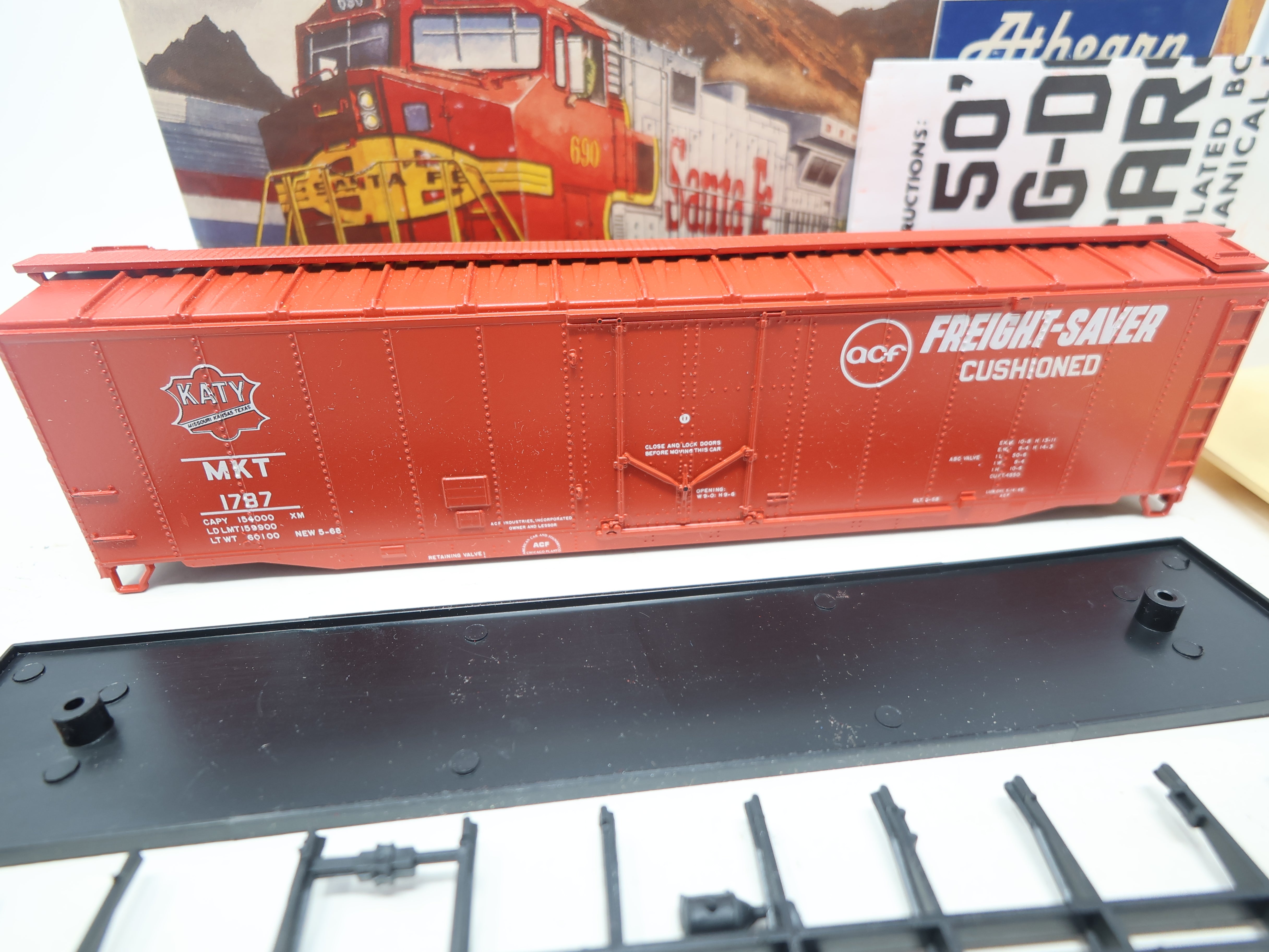 USED Athearn 1324 HO Scale, 50' PD Box Car, MKT #1787 (KIT)