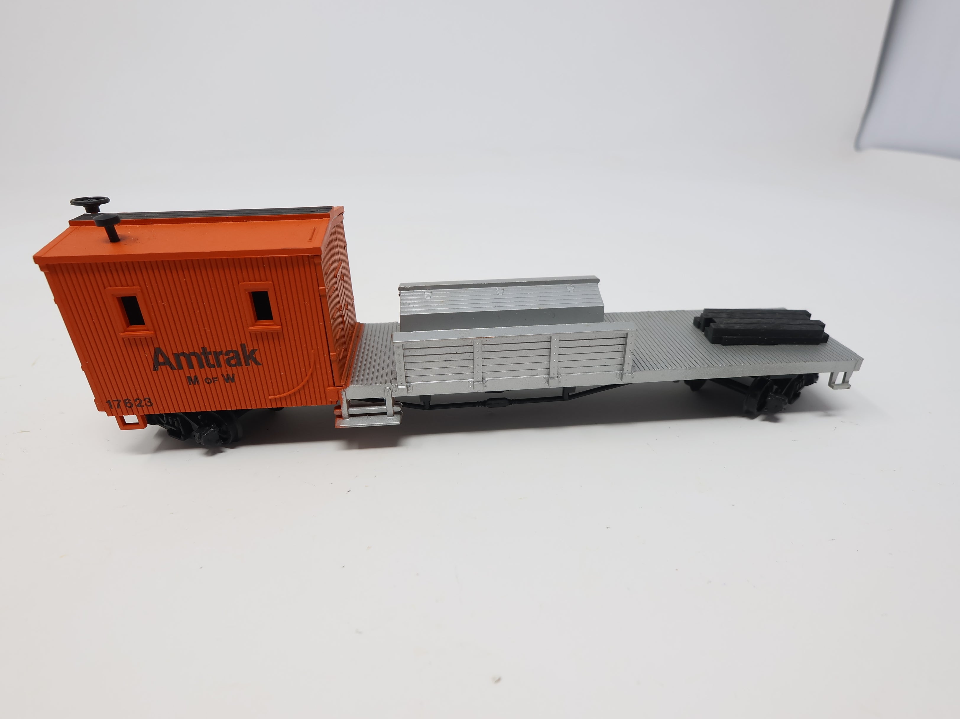 USED Bachmann HO Scale Maintenance Flat Car Amtrak MOW #17623