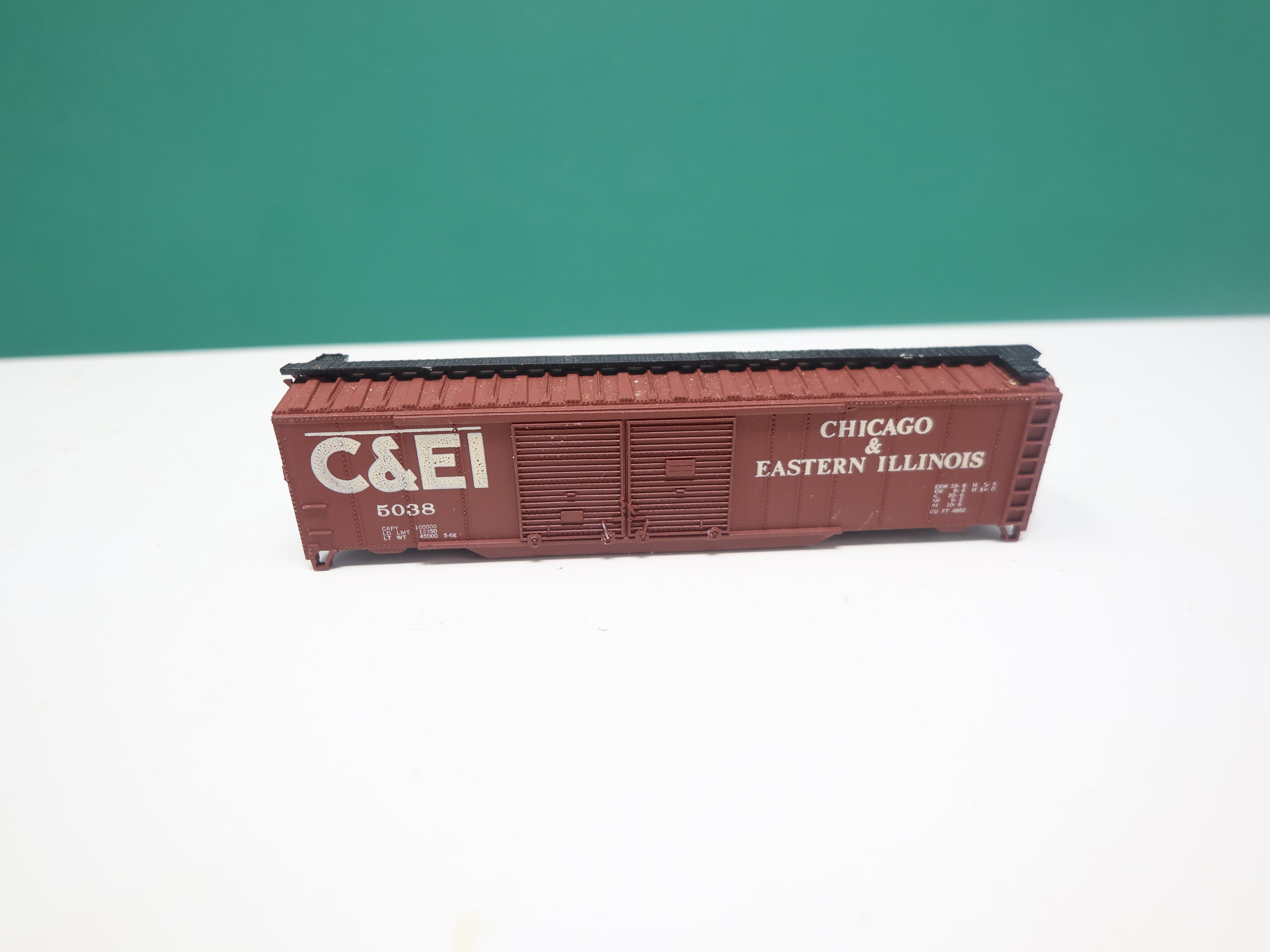 USED Atlas N Scale, 50' Box Car DD, Chicago & Eastern Illinois C&EI #5038, No trucks