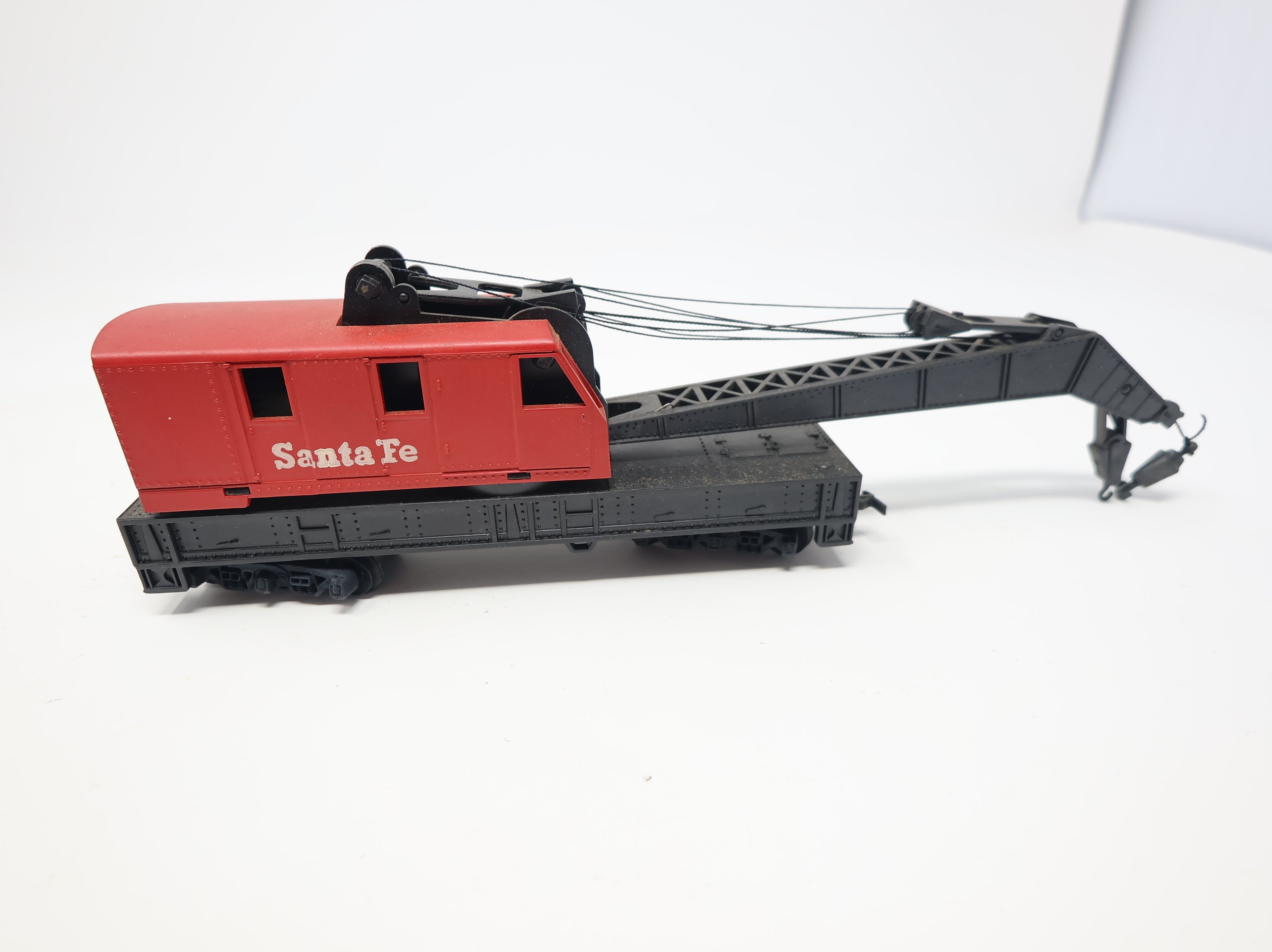 USED Tyco HO Scale Operating Crane Car Santa Fe