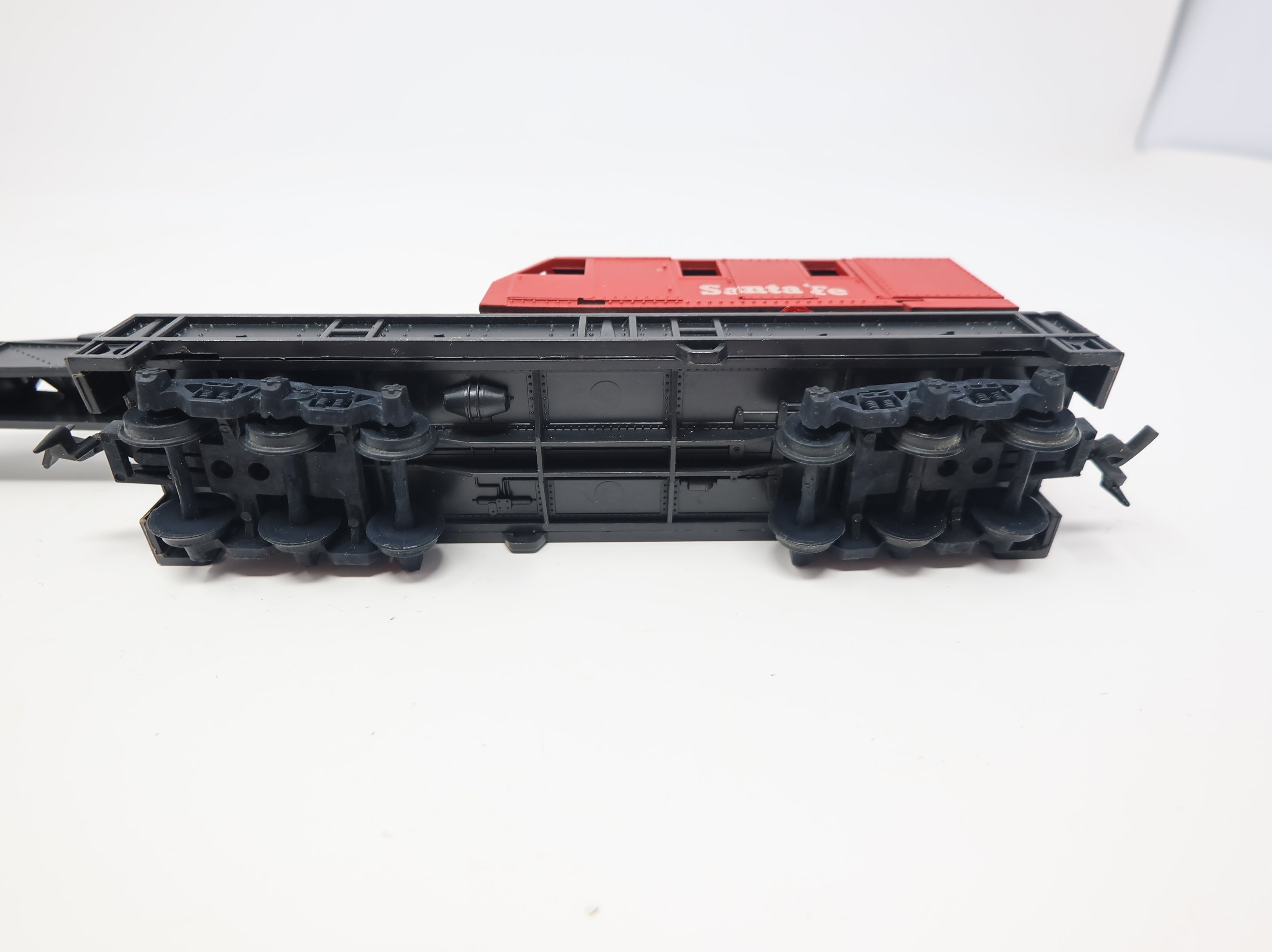 USED Tyco HO Scale Operating Crane Car Santa Fe