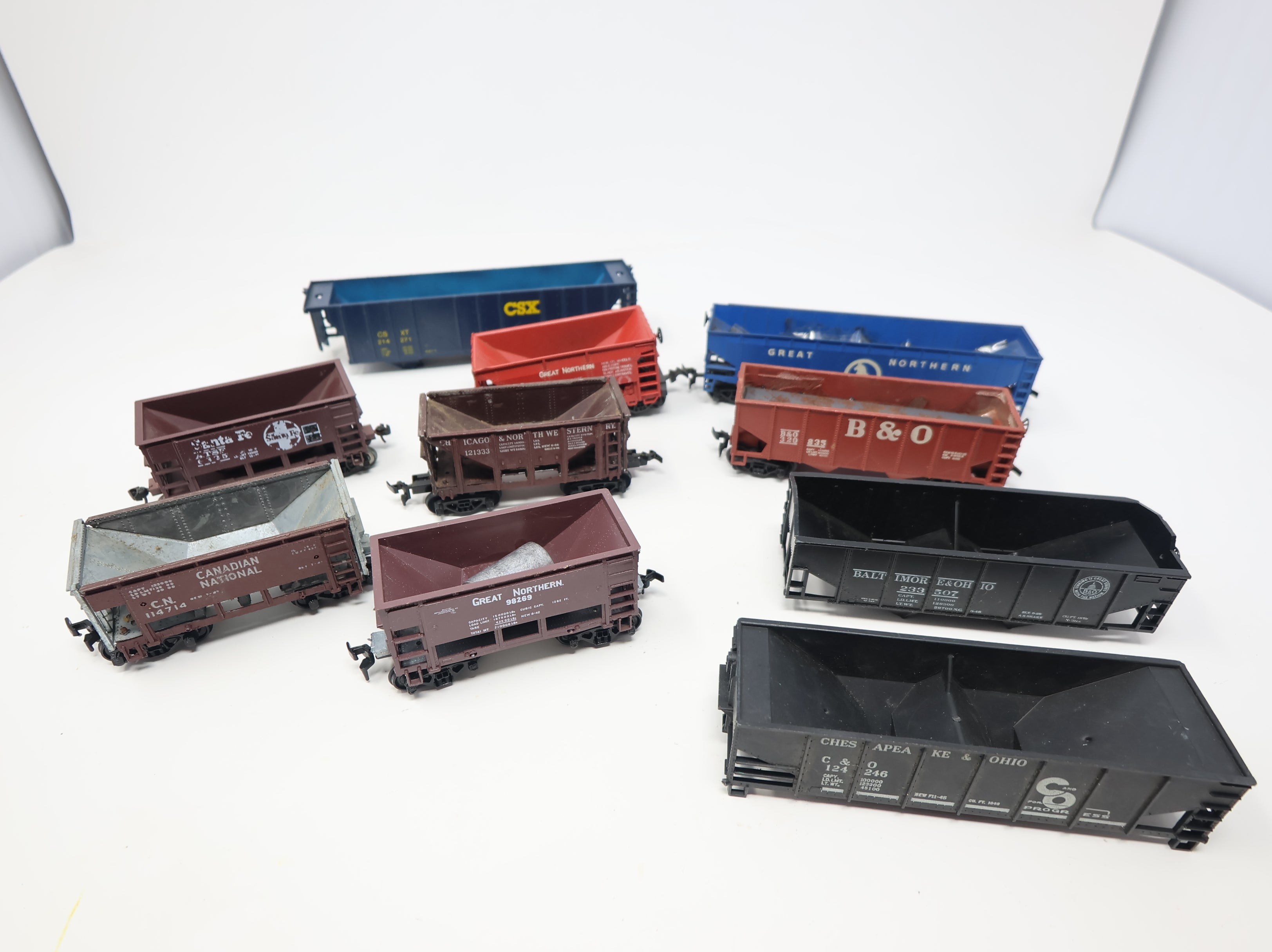 USED HO Scale Lot of Rough Hoppers & Ore Cars (10 pcs)