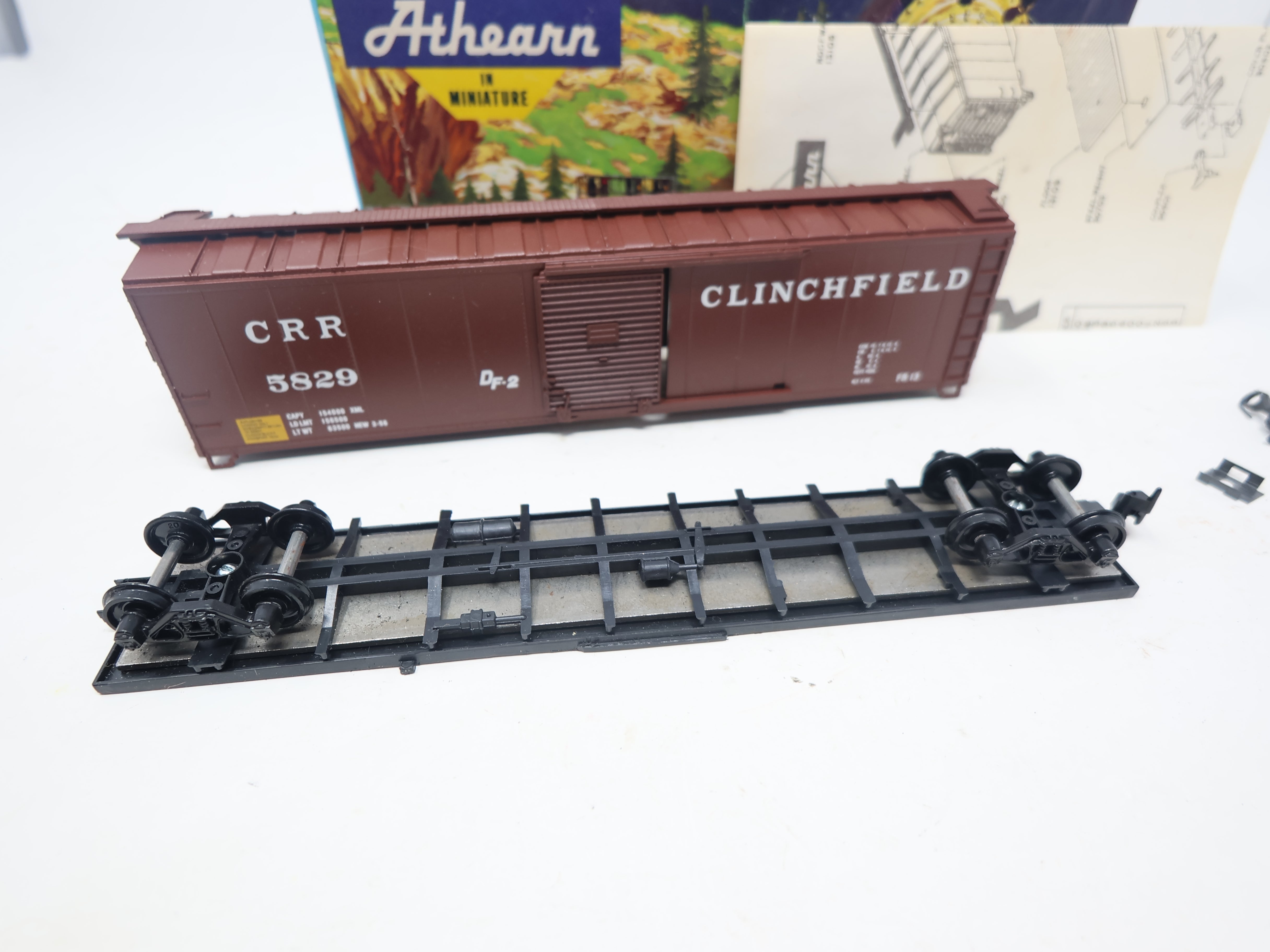 USED Athearn HO Scale, 50' Single Door Box Car, Clinchfield CRR #5829 (KIT)