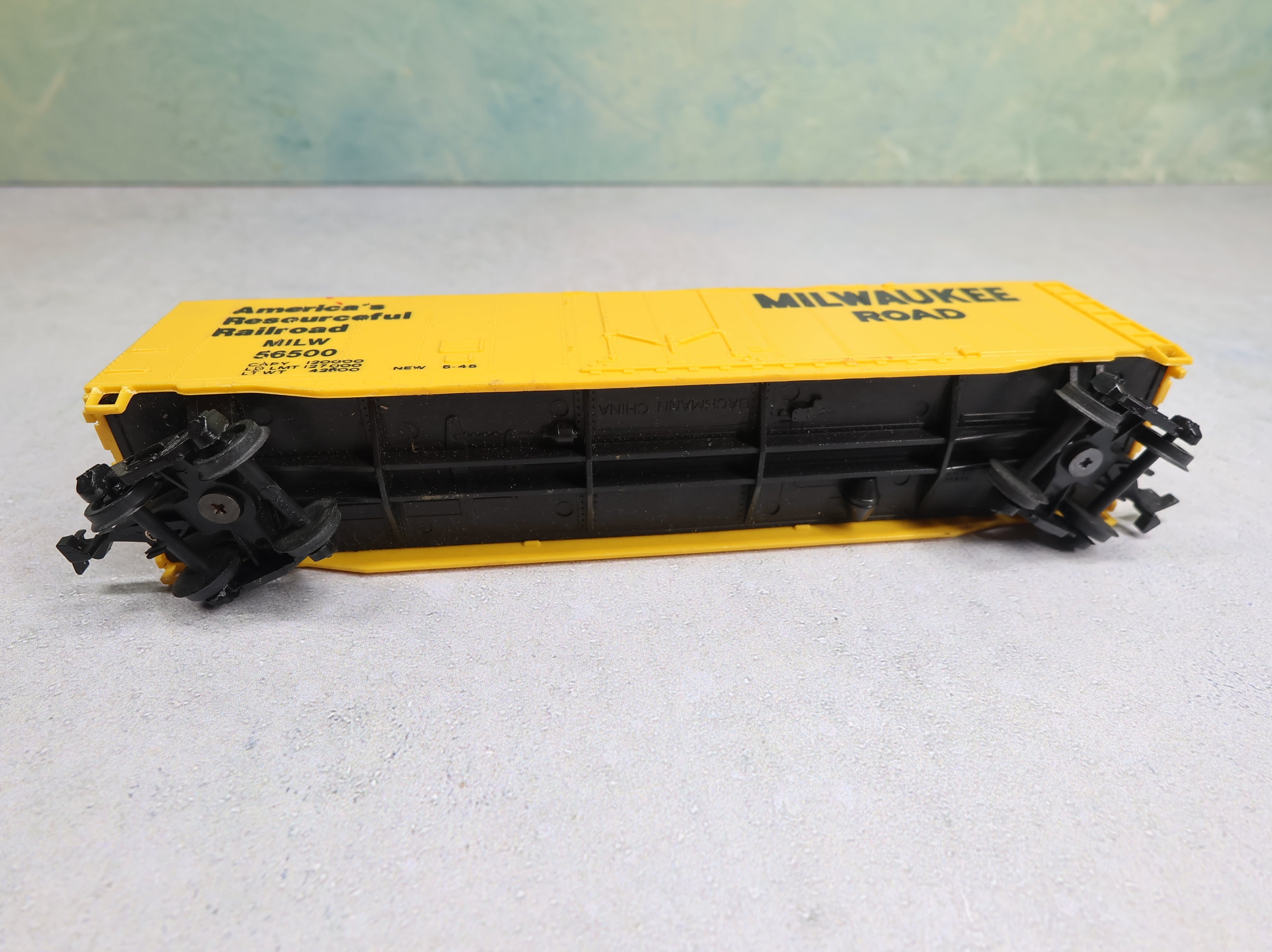 USED Bachmann HO Scale 50' Box Car Milwaukee Road MILW #56500