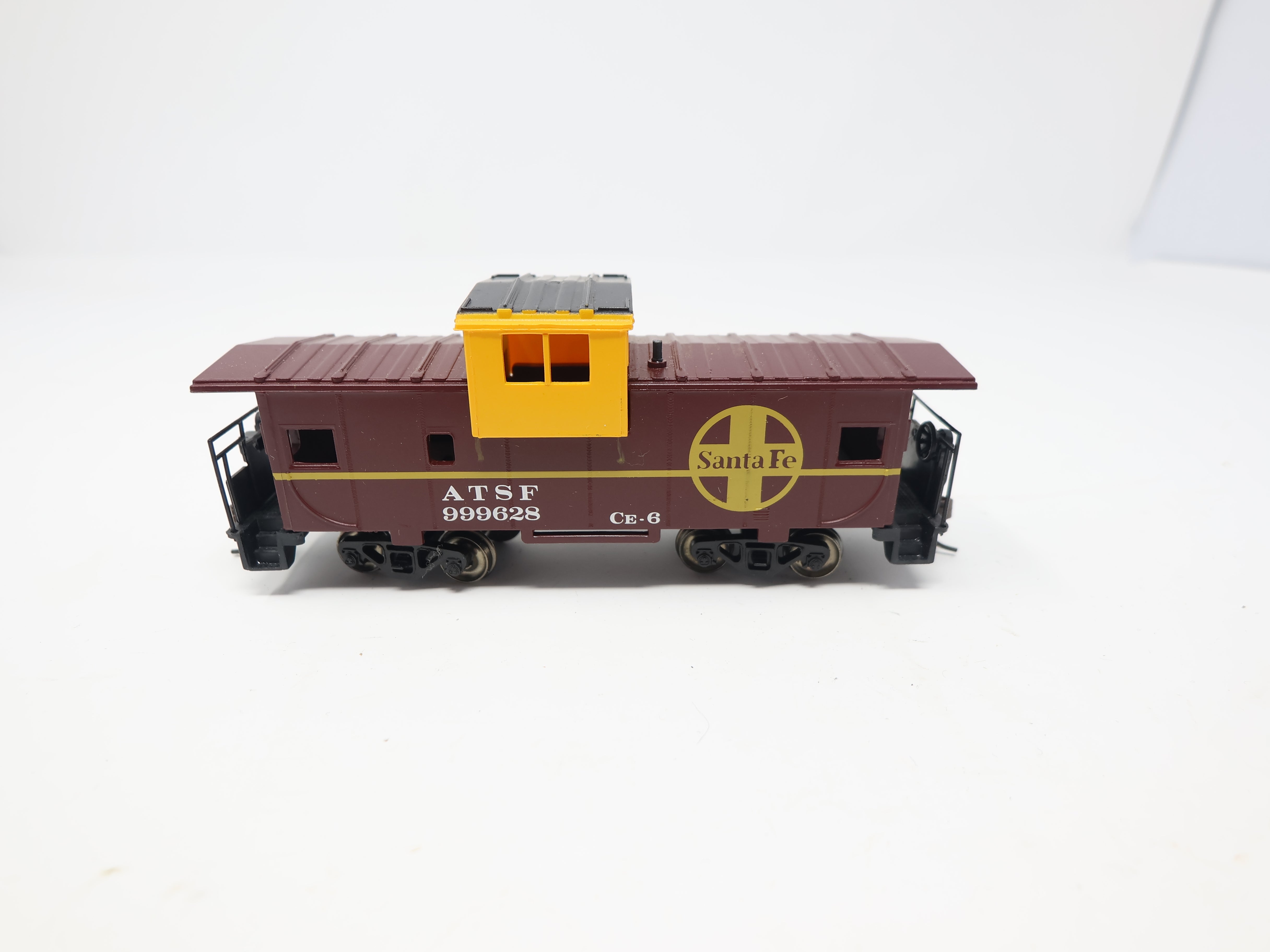 USED Bachmann HO Scale, Caboose, Santa Fe ATSF #999628, Modern