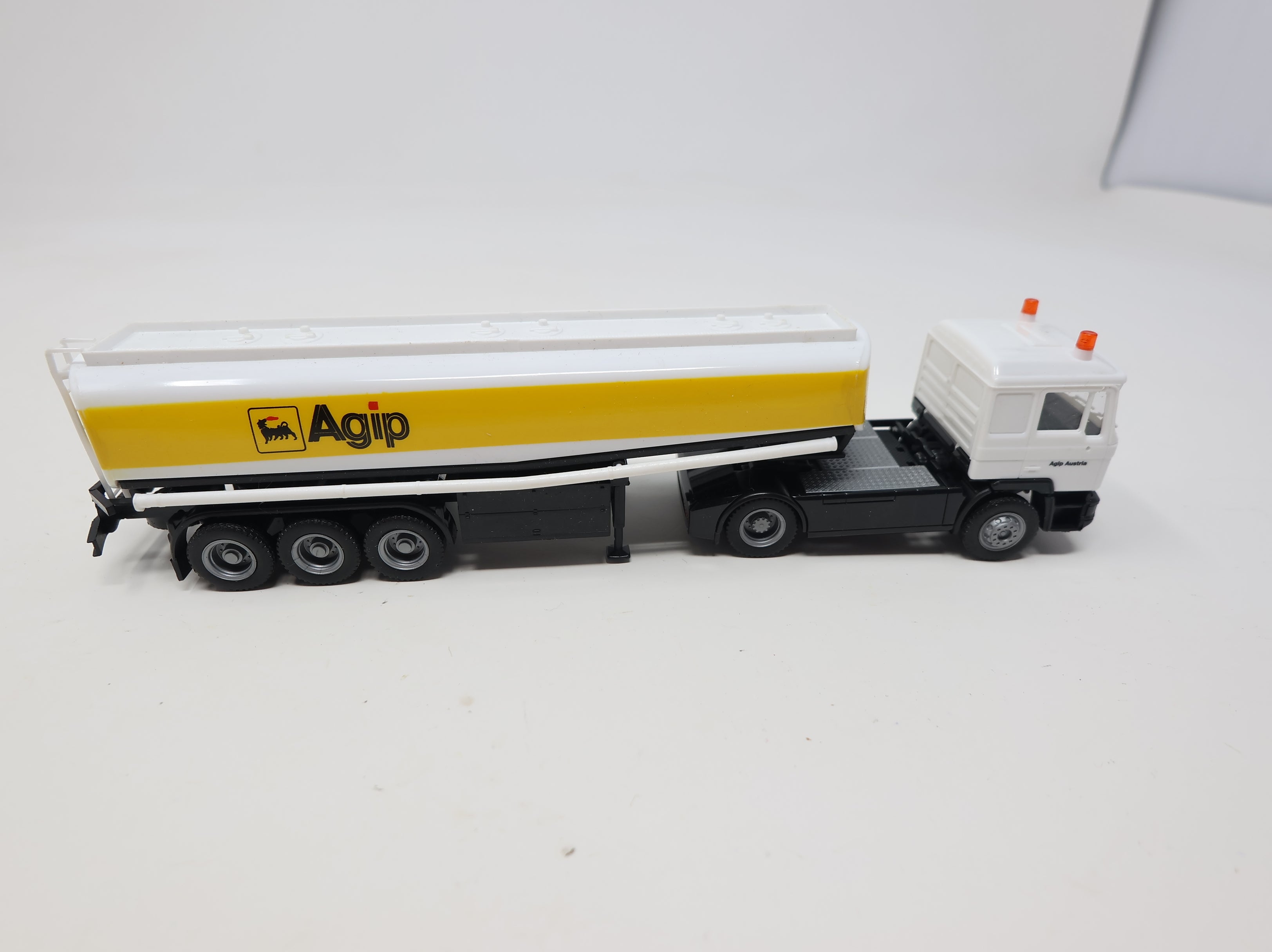 USED Herpa HO Scale Agip Fuel Tank Semitrailer