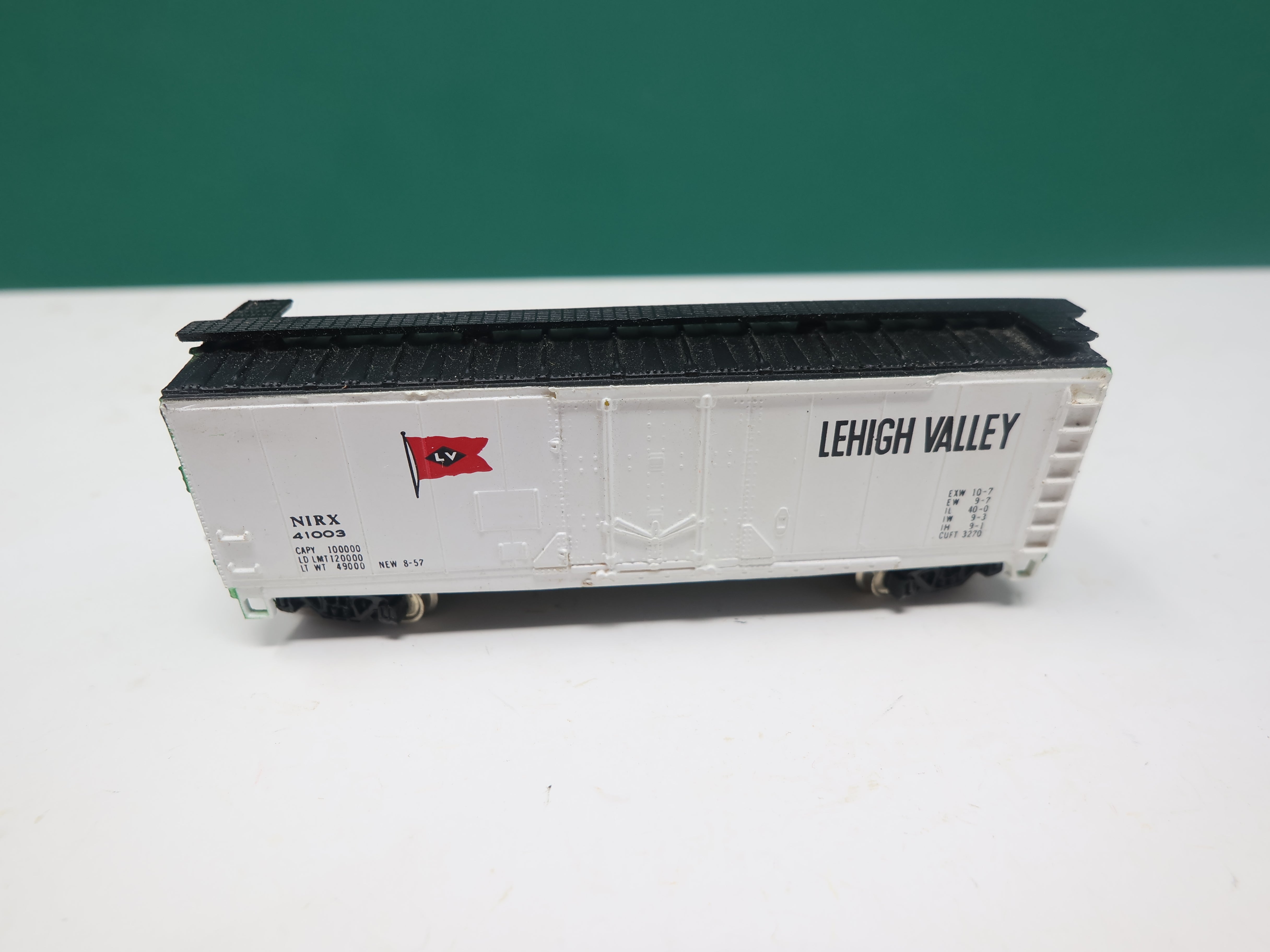 USED Bachmann N Scale, 40' Box Car, Lehigh Valley NIRX #41003