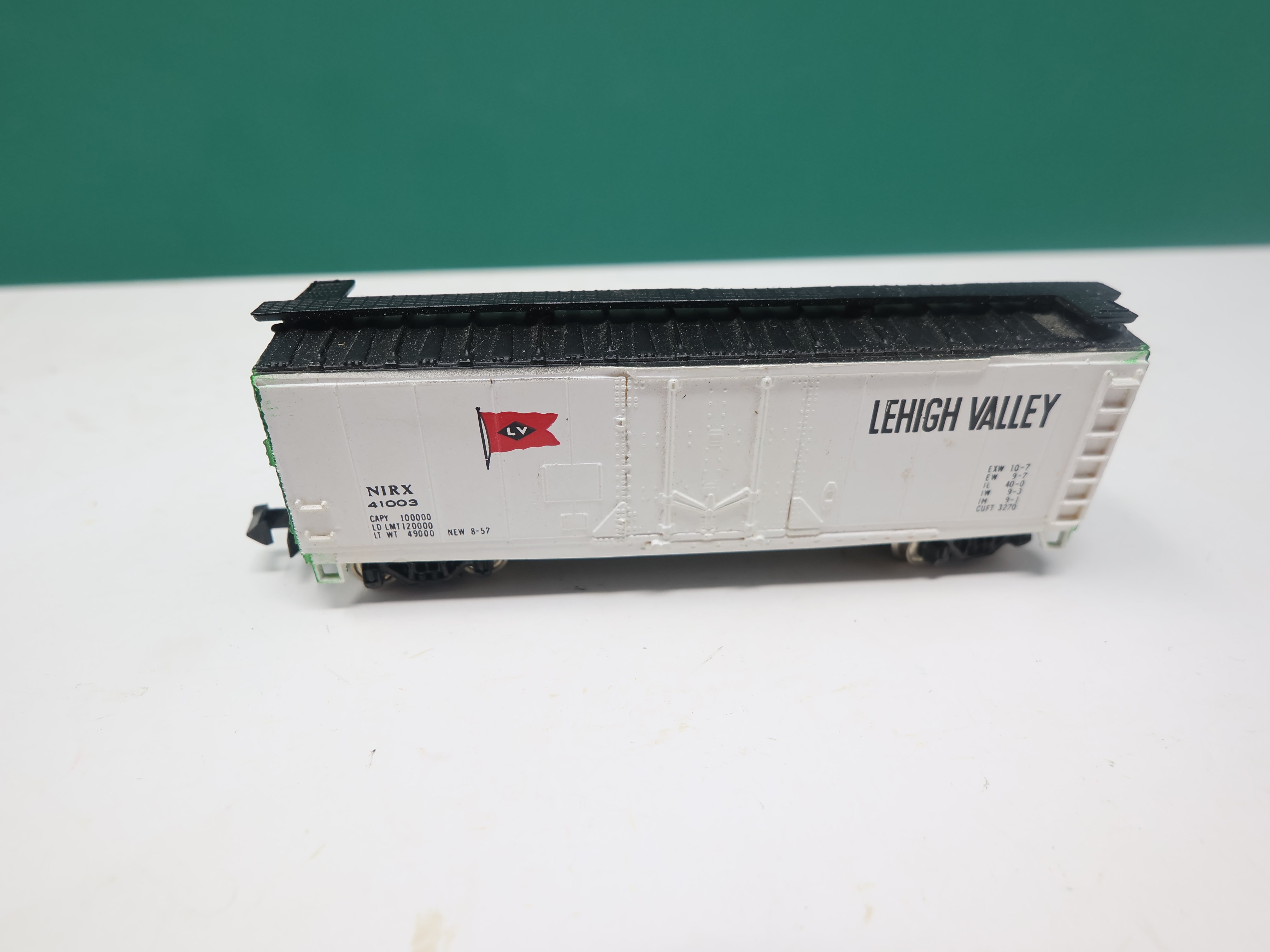 USED Bachmann N Scale, 40' Box Car, Lehigh Valley NIRX #41003