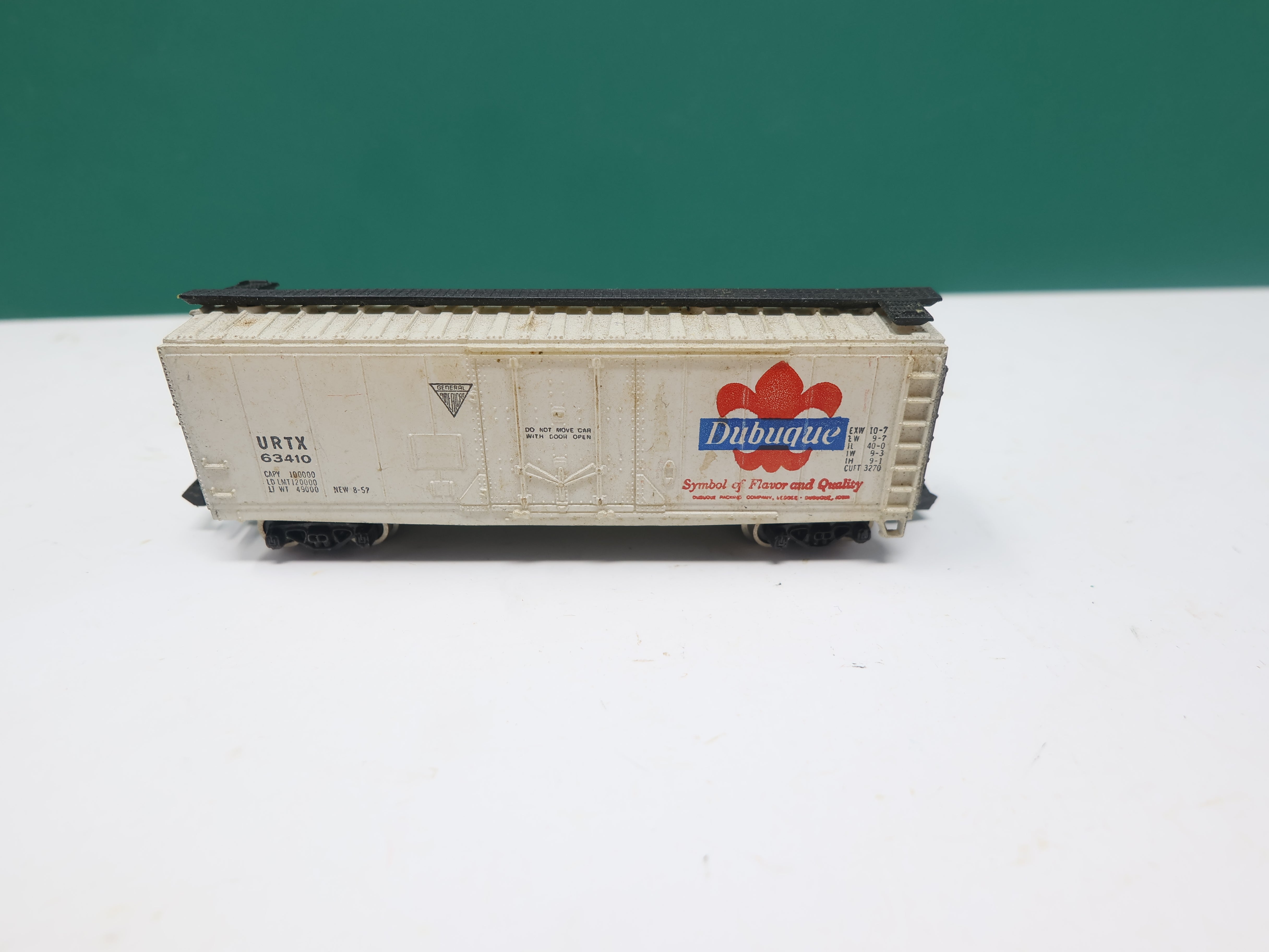 USED Bachmann N Scale, 40' Box Car, Dubuque URTX #63410