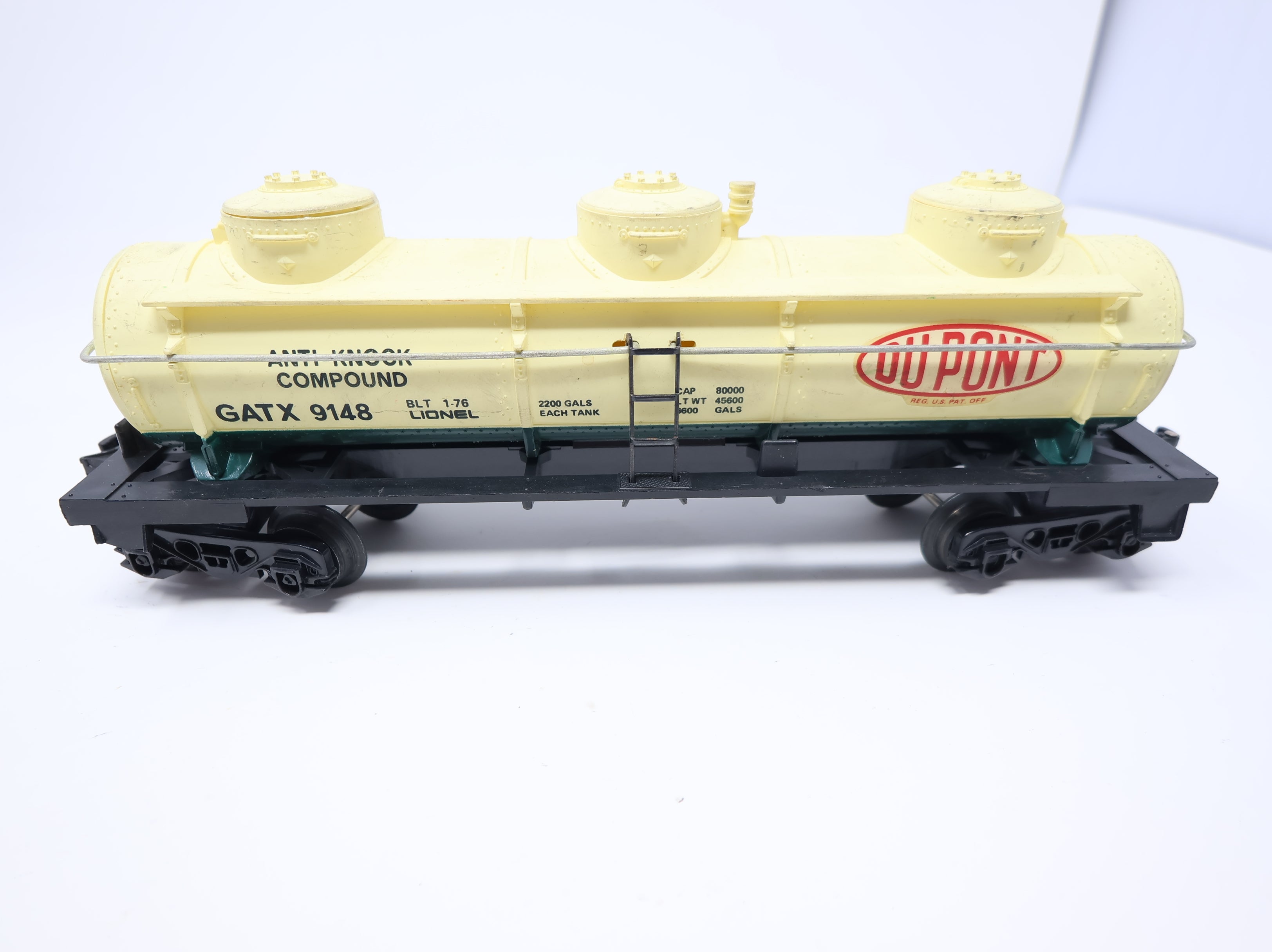 USED Lionel O Triple Dome Tank Car Du Pont GATX #9148 O27