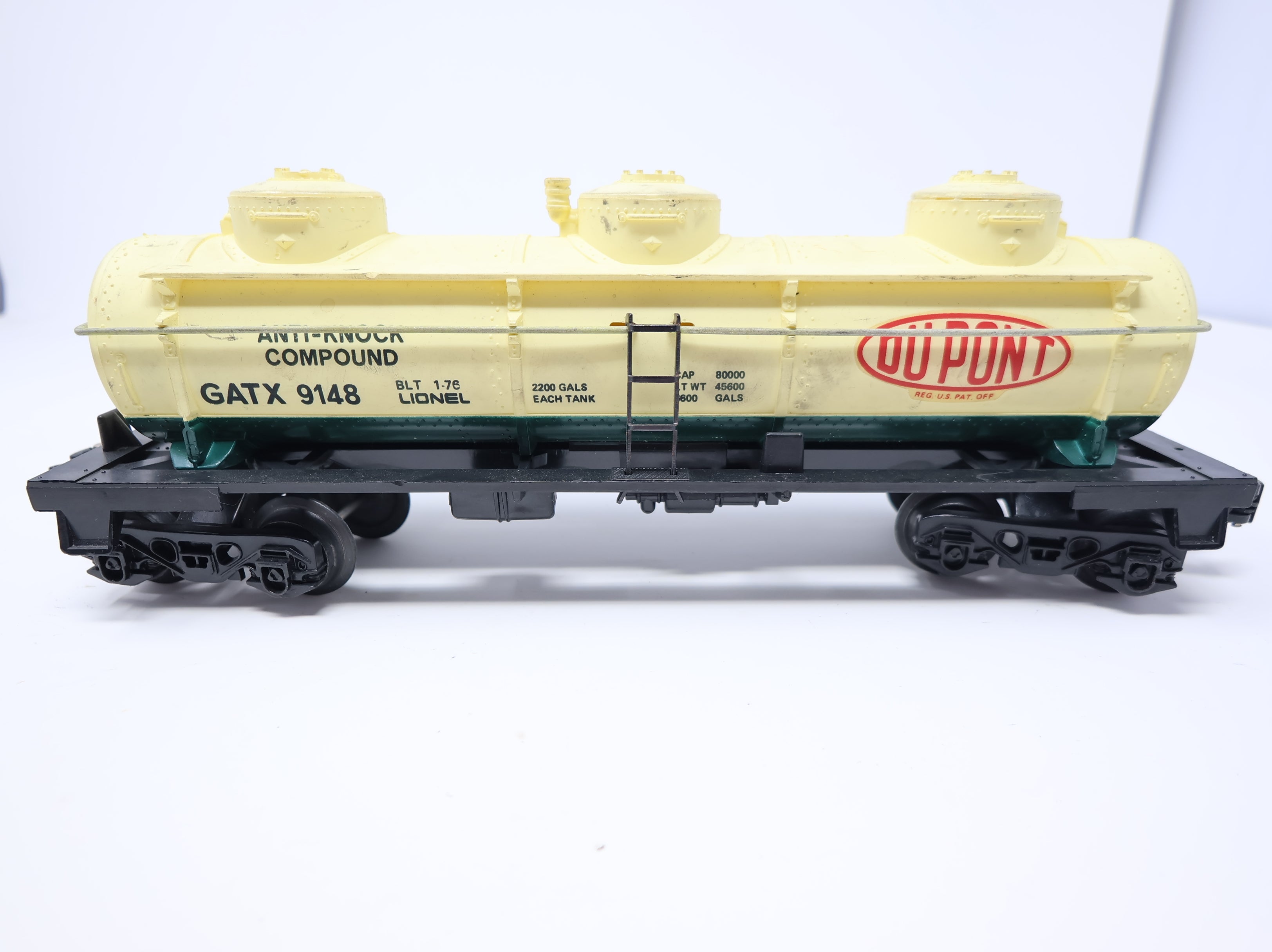 USED Lionel O Triple Dome Tank Car Du Pont GATX #9148 O27