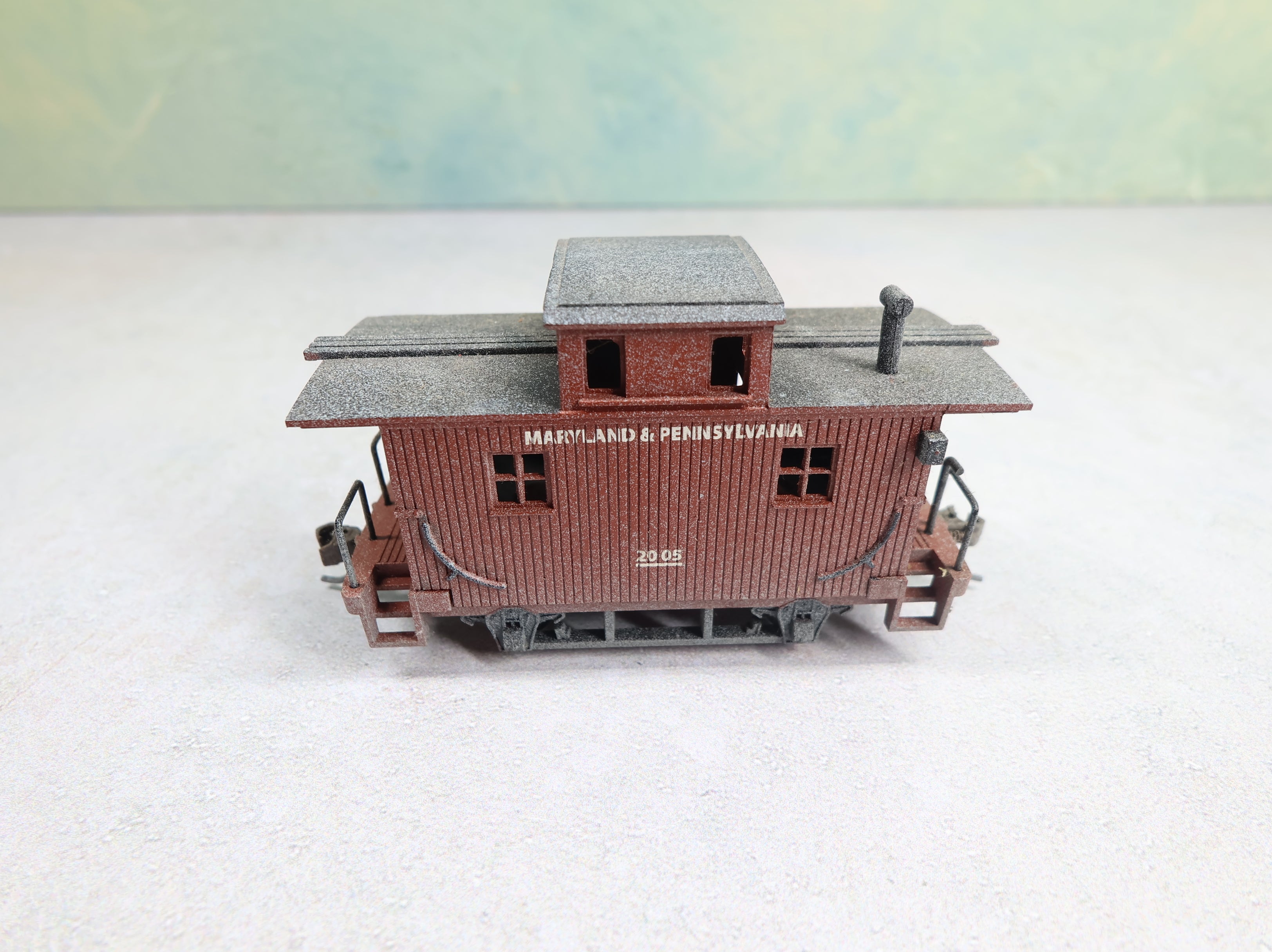 USED Bachmann HO Scale Bobber Caboose Maryland and Pennsylvania #2005 Weathered