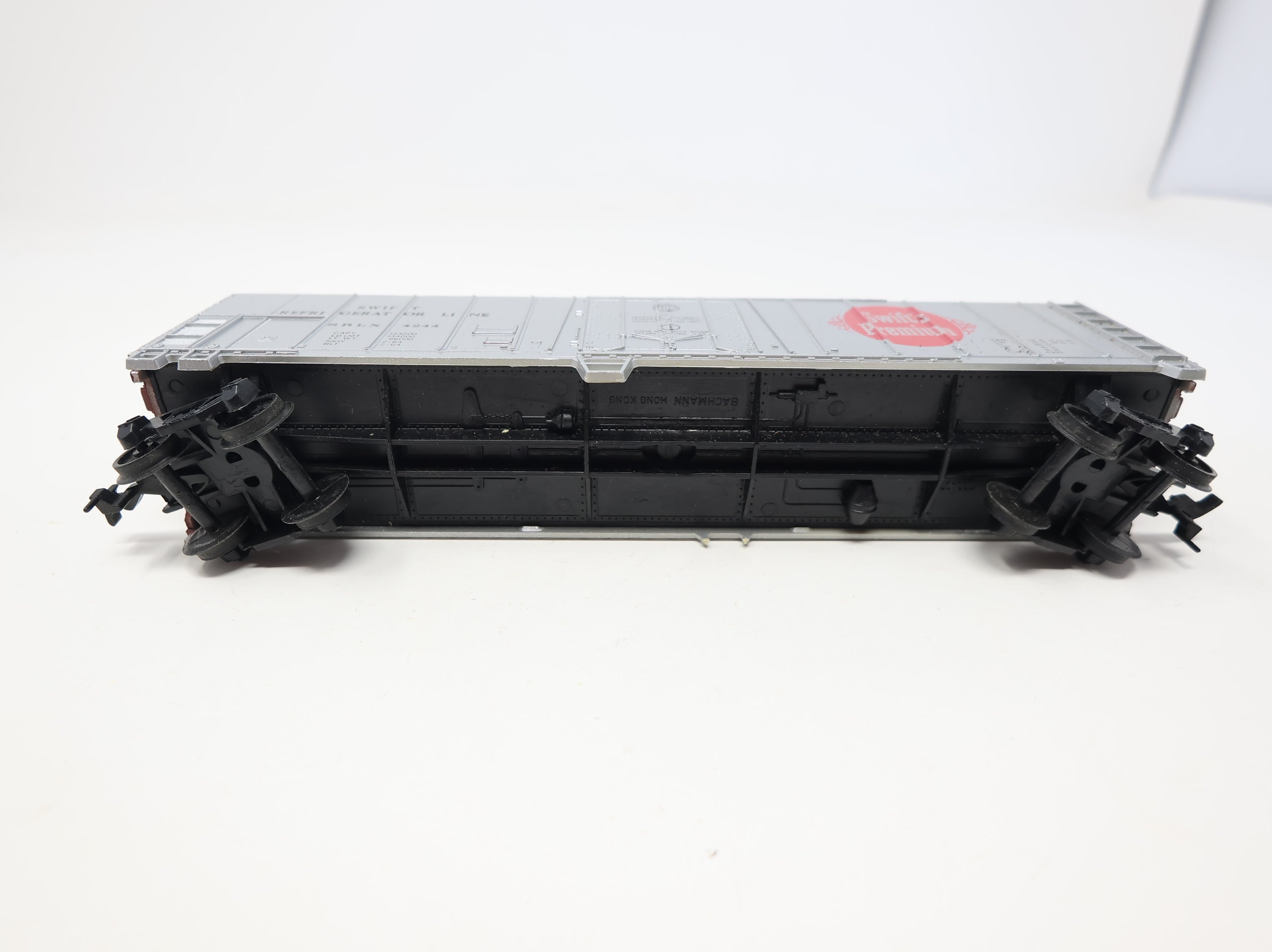 USED Bachmann HO Scale 50' Box Car Swift Refrigerator Line SRLX #4244