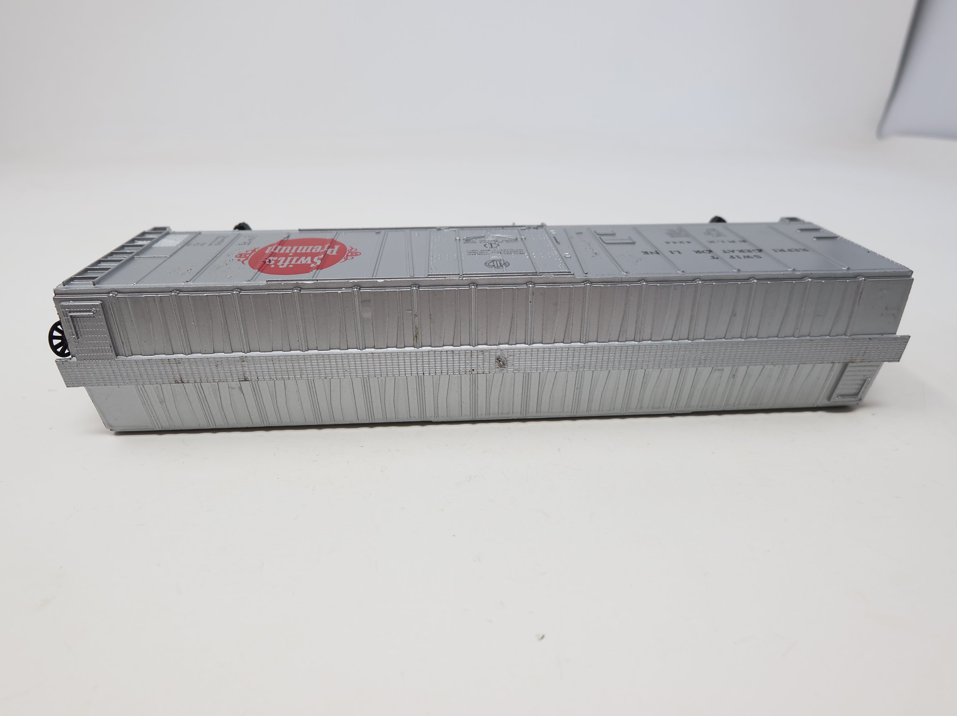 USED Bachmann HO Scale 50' Box Car Swift Refrigerator Line SRLX #4244