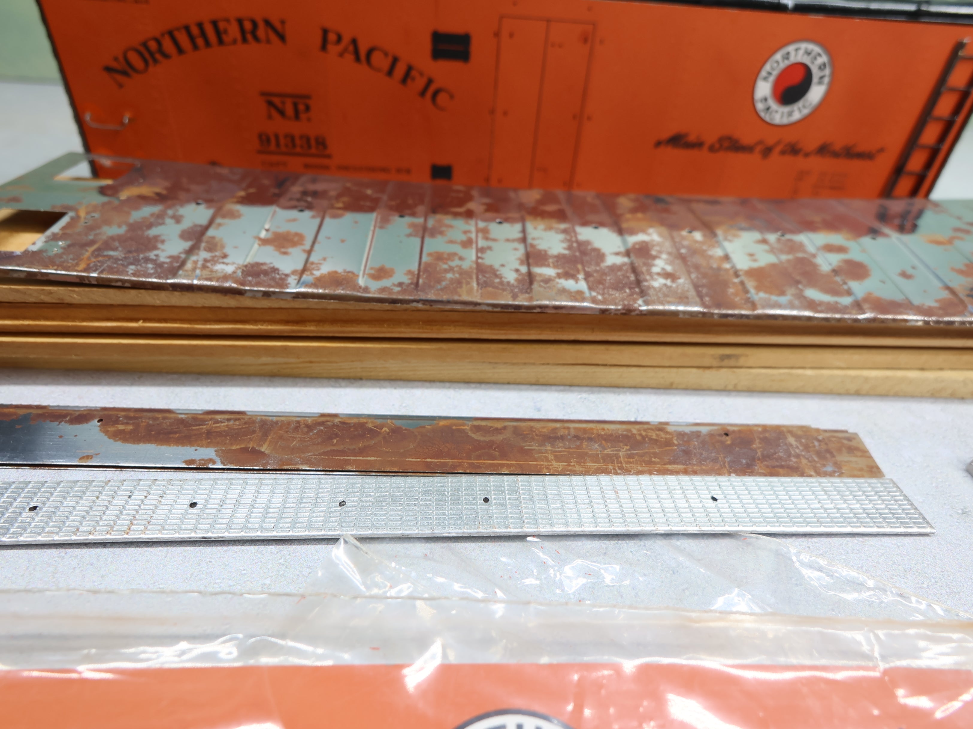 USED Athearn 107 O 40' Refrigerator Box Cars (1 built, 1 kit) Northern Pacific NP #91338 Reynolds Railroad Products KIT (2 pcs)