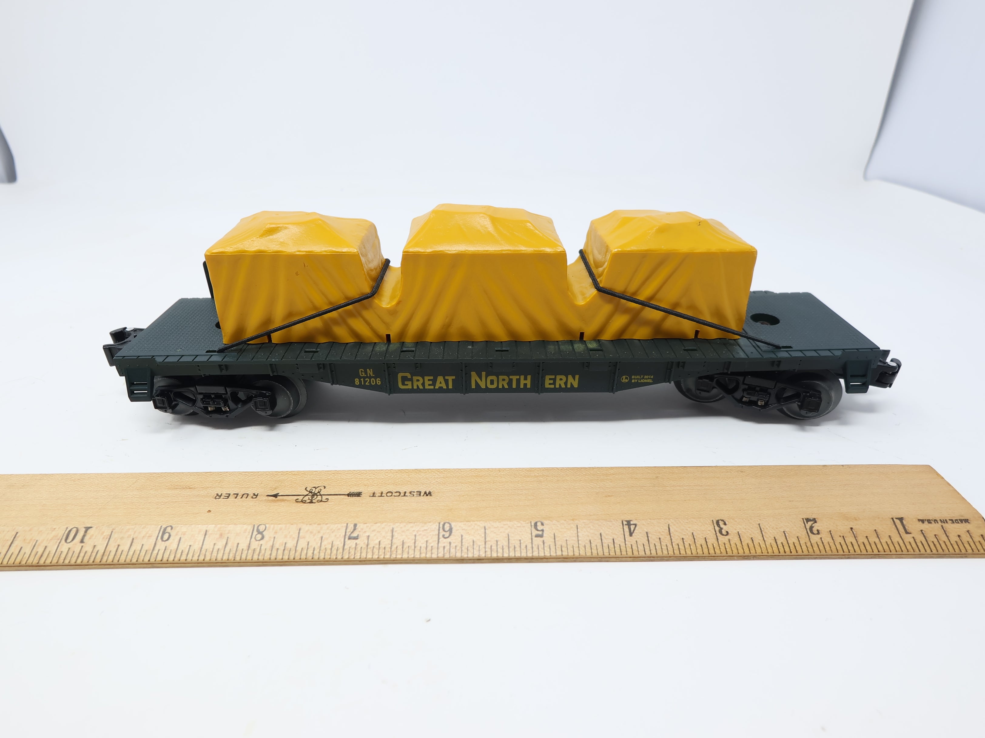 USED Lionel O Flat Car w/ Tarped Load Great Northern GN #81206