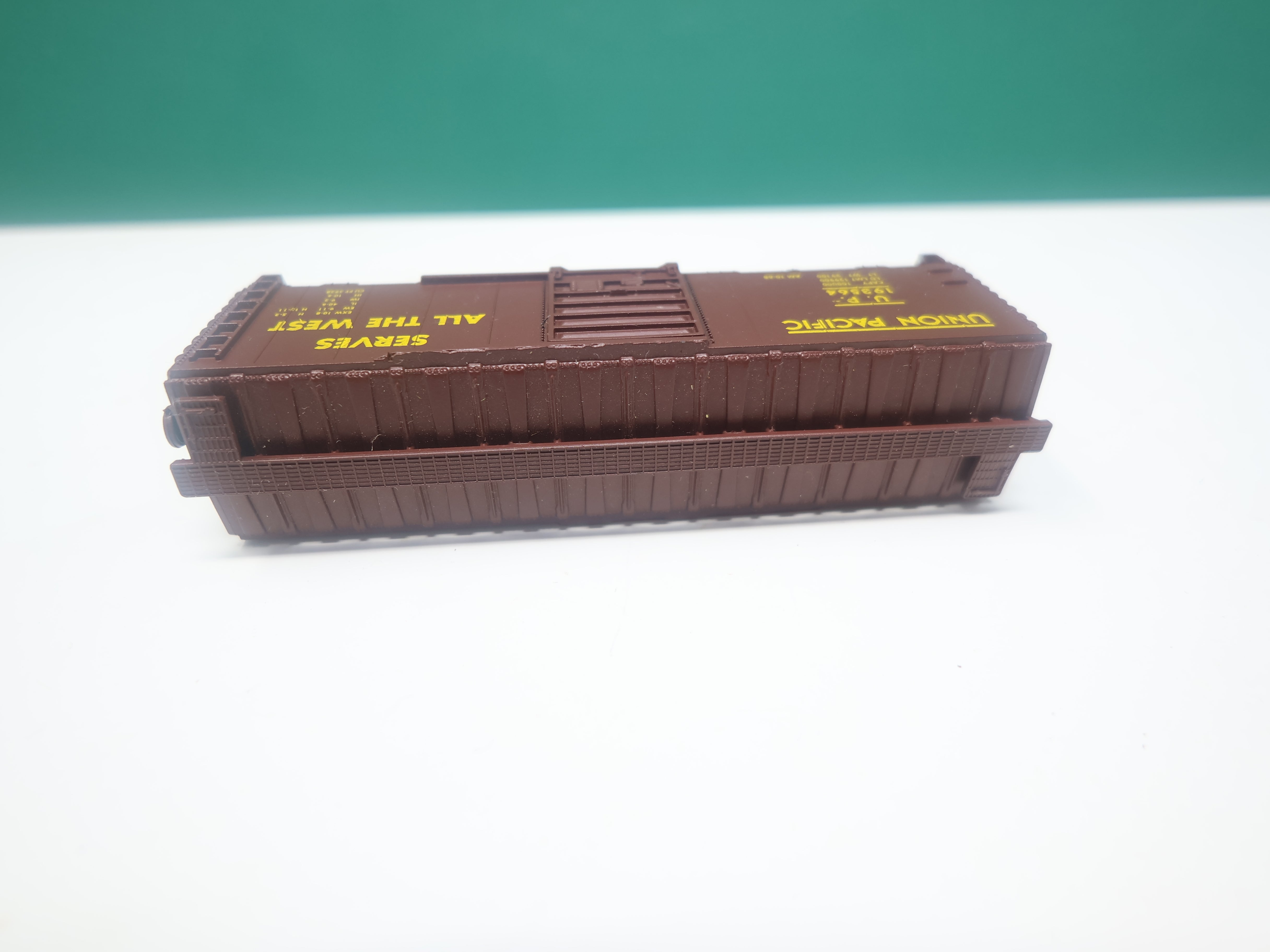 USED Atlas N Scale, 40' Box Car, Union Pacific UP #193564, No Trucks