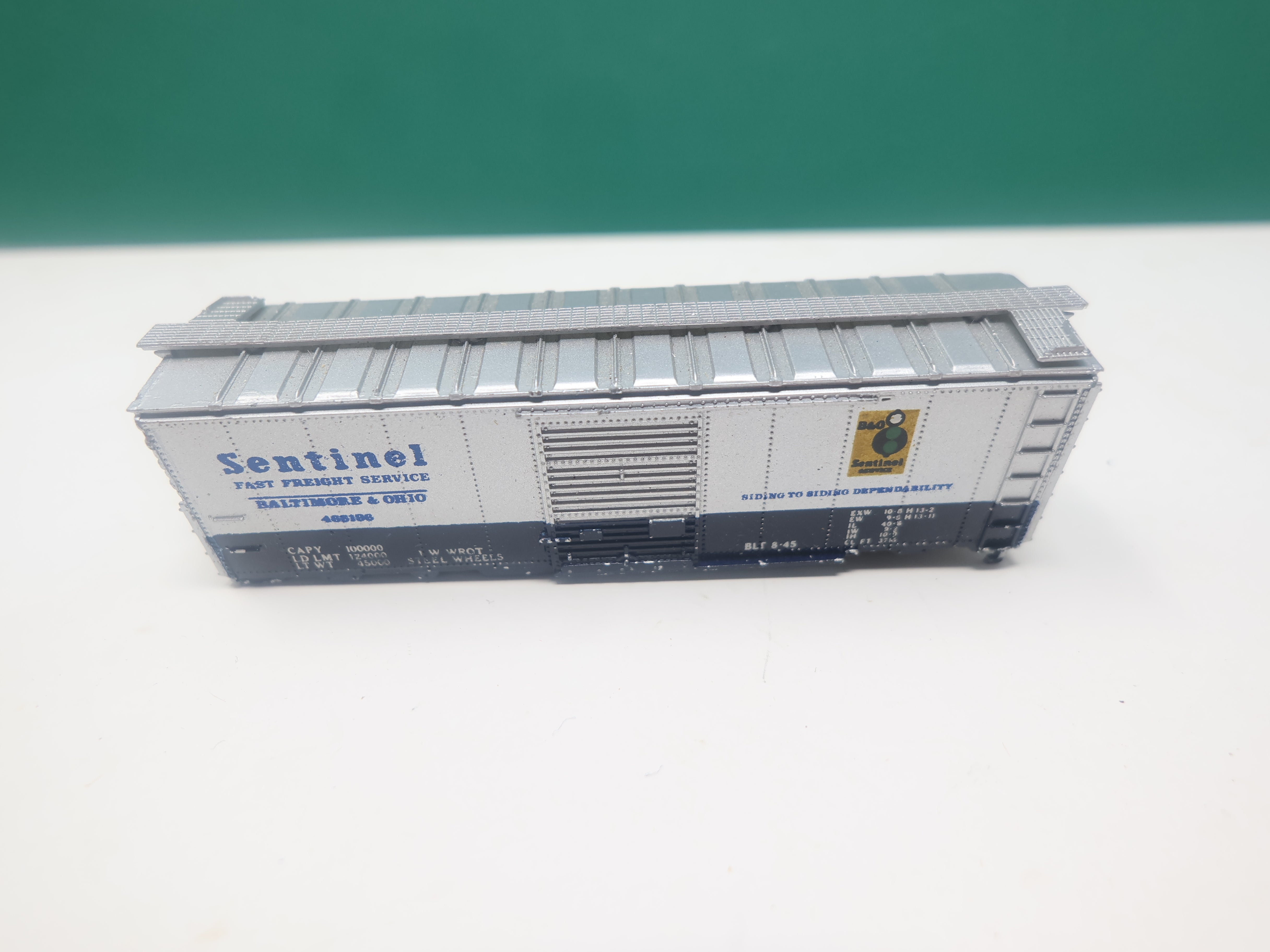 USED Con-Cor N Scale, 40' Box Car, Baltimore and Ohio #466196, No Trucks