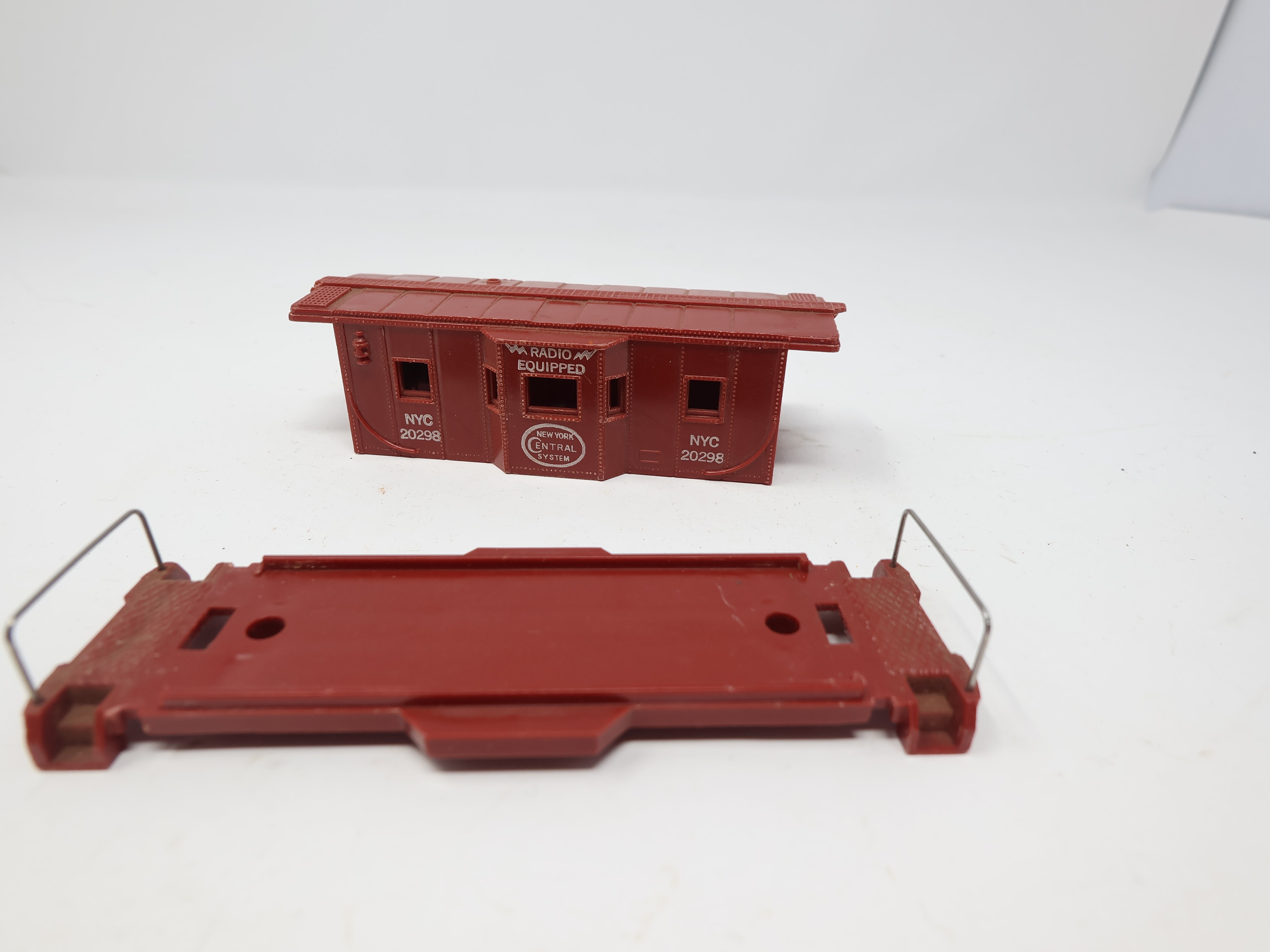 USED MARX HO Scale, Bay Window Caboose, New York Central NYC #20298, Radio Equipped