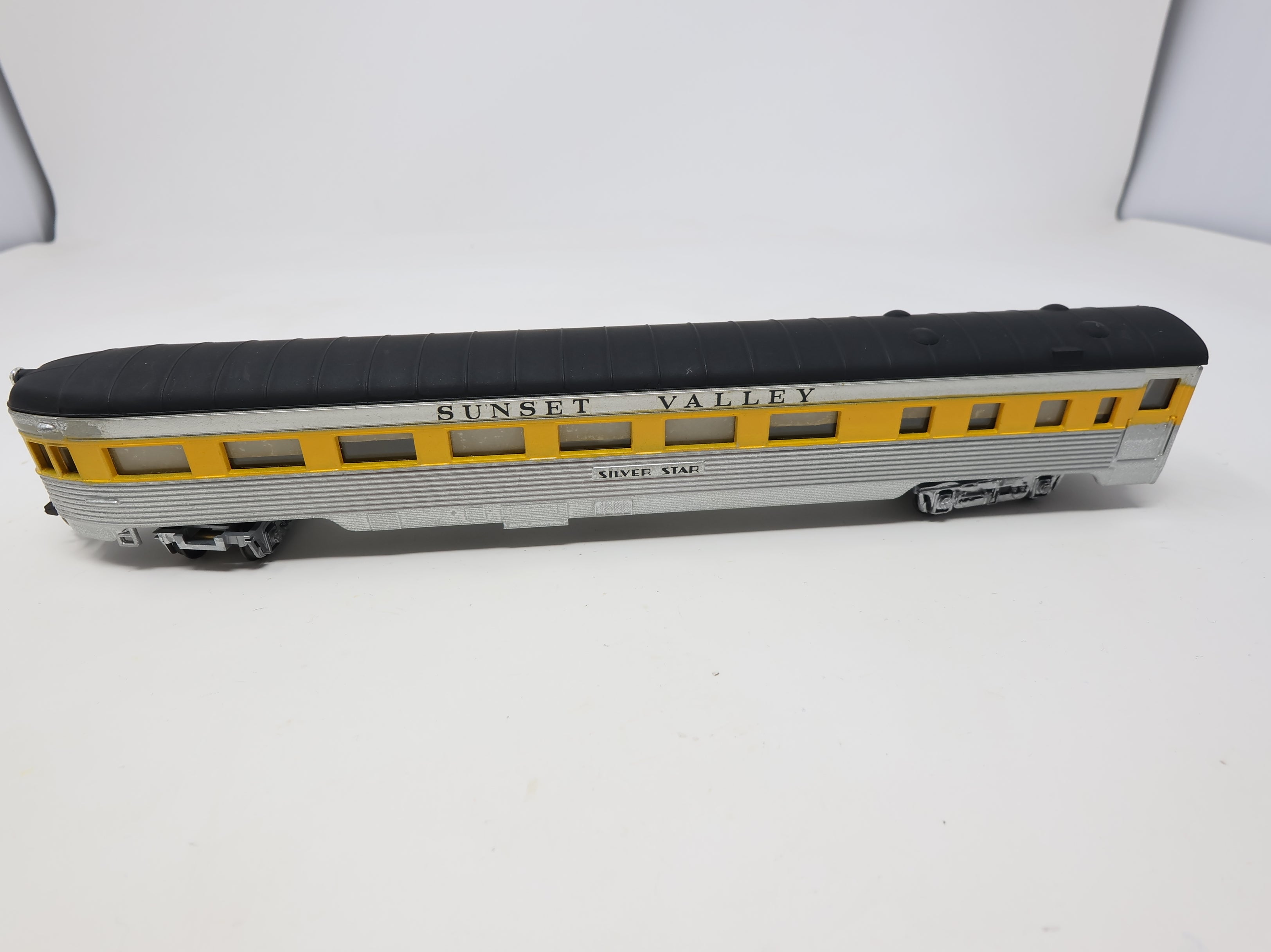 USED Con-Cor HO Scale Observation Passenger Car Sunset Valley Silver Star Decal