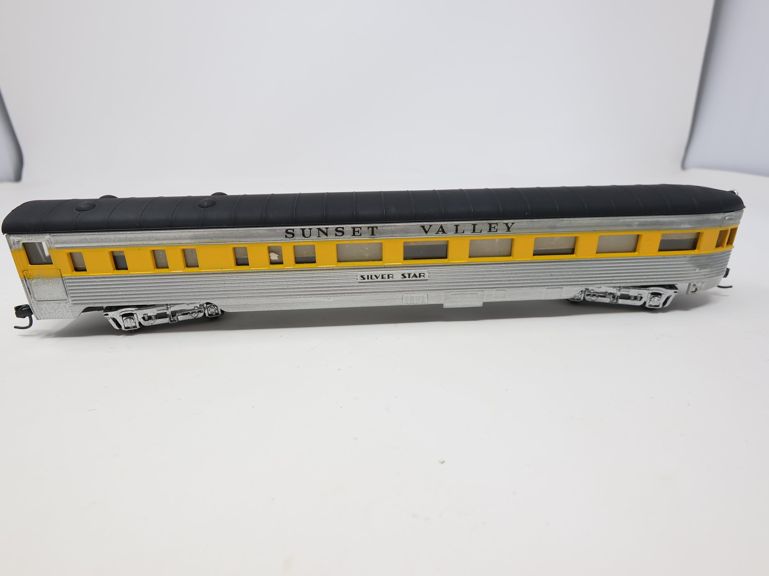 USED Con-Cor HO Scale Observation Passenger Car Sunset Valley Silver Star Decal