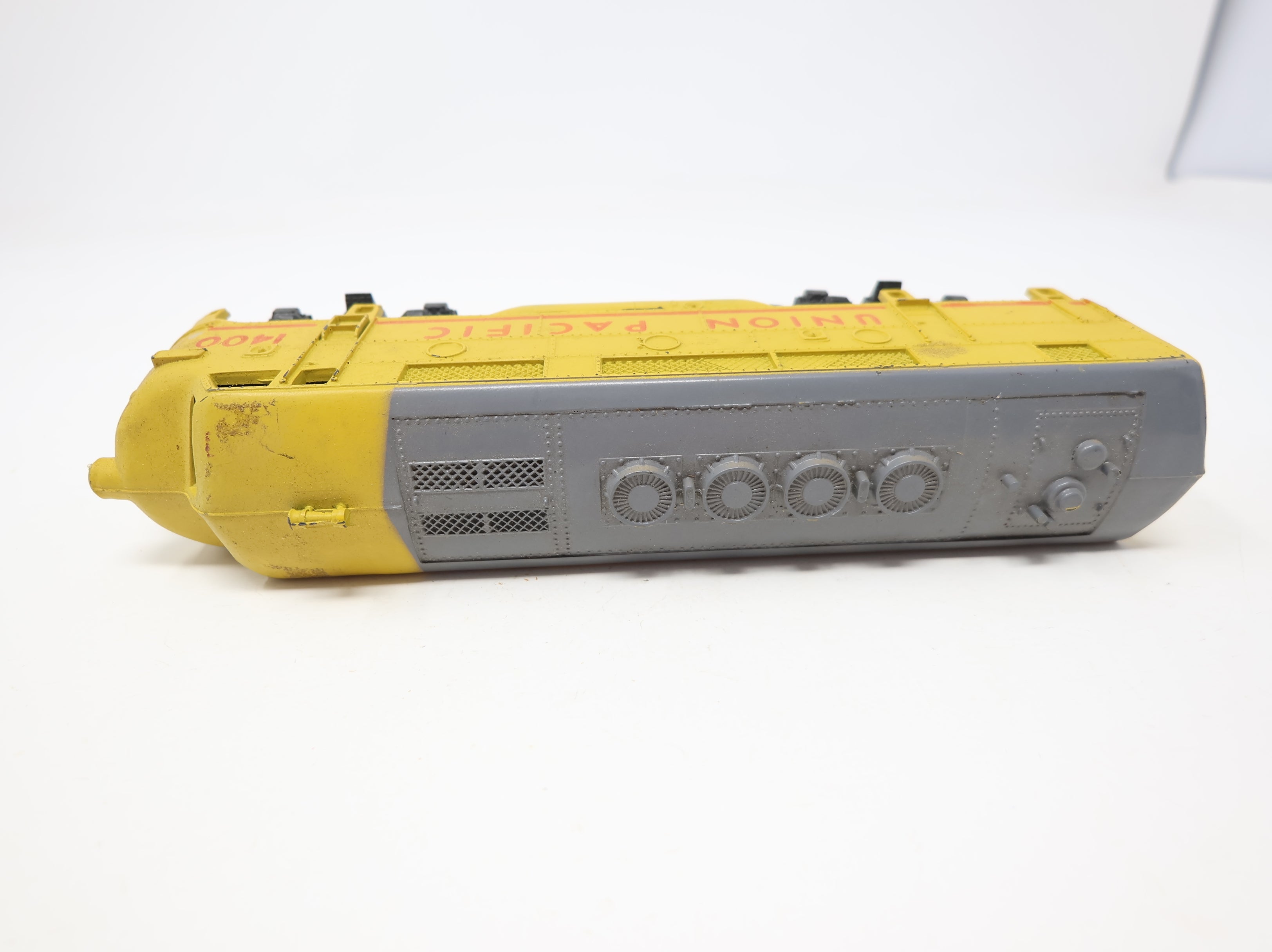 USED Varney HO Scale F3-A Diesel Locomotive Union Pacific #1400 Unpowered