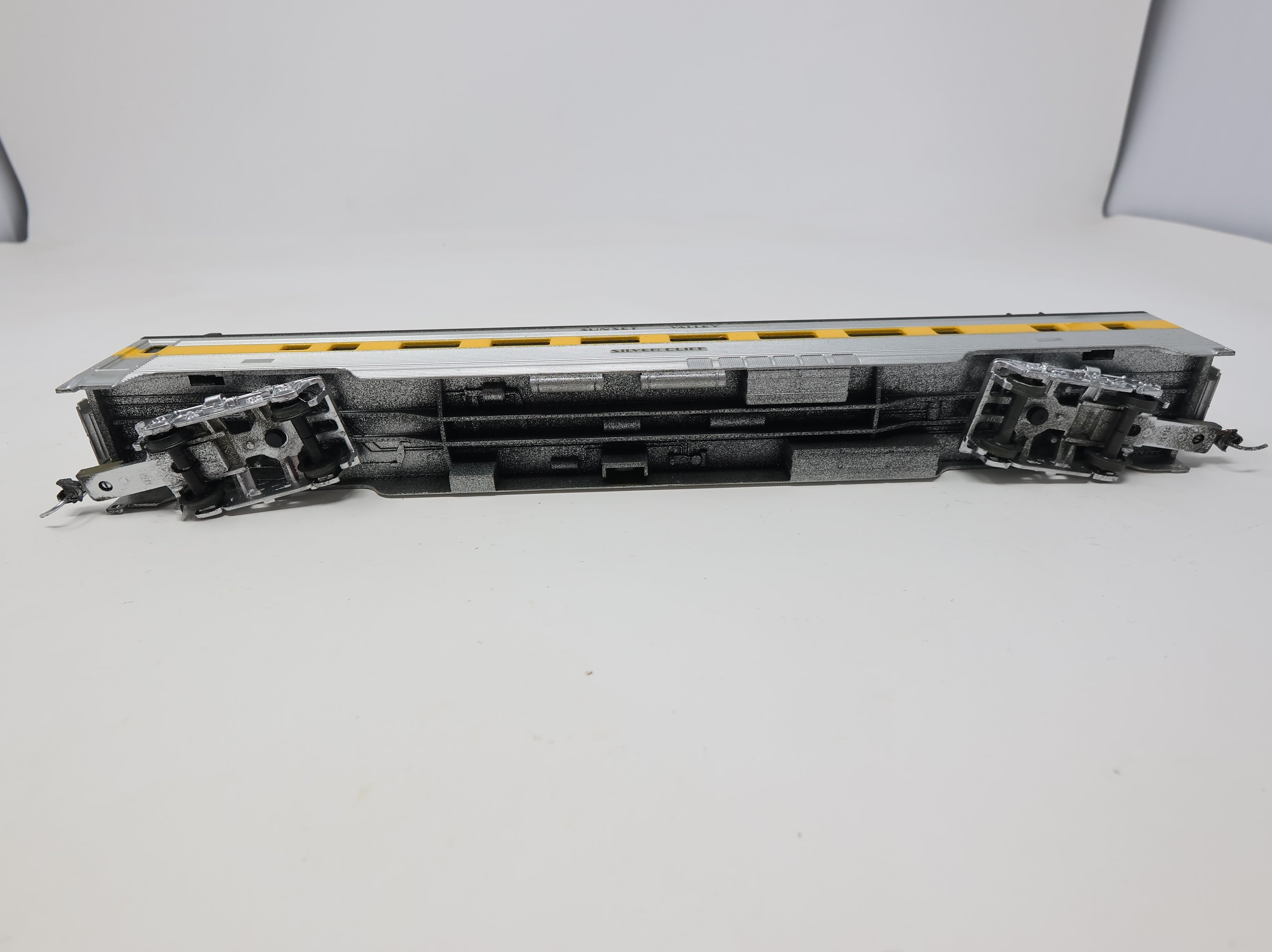 USED Con-Cor HO Scale Passenger Car Sunset Valley Silver Cliff Decal