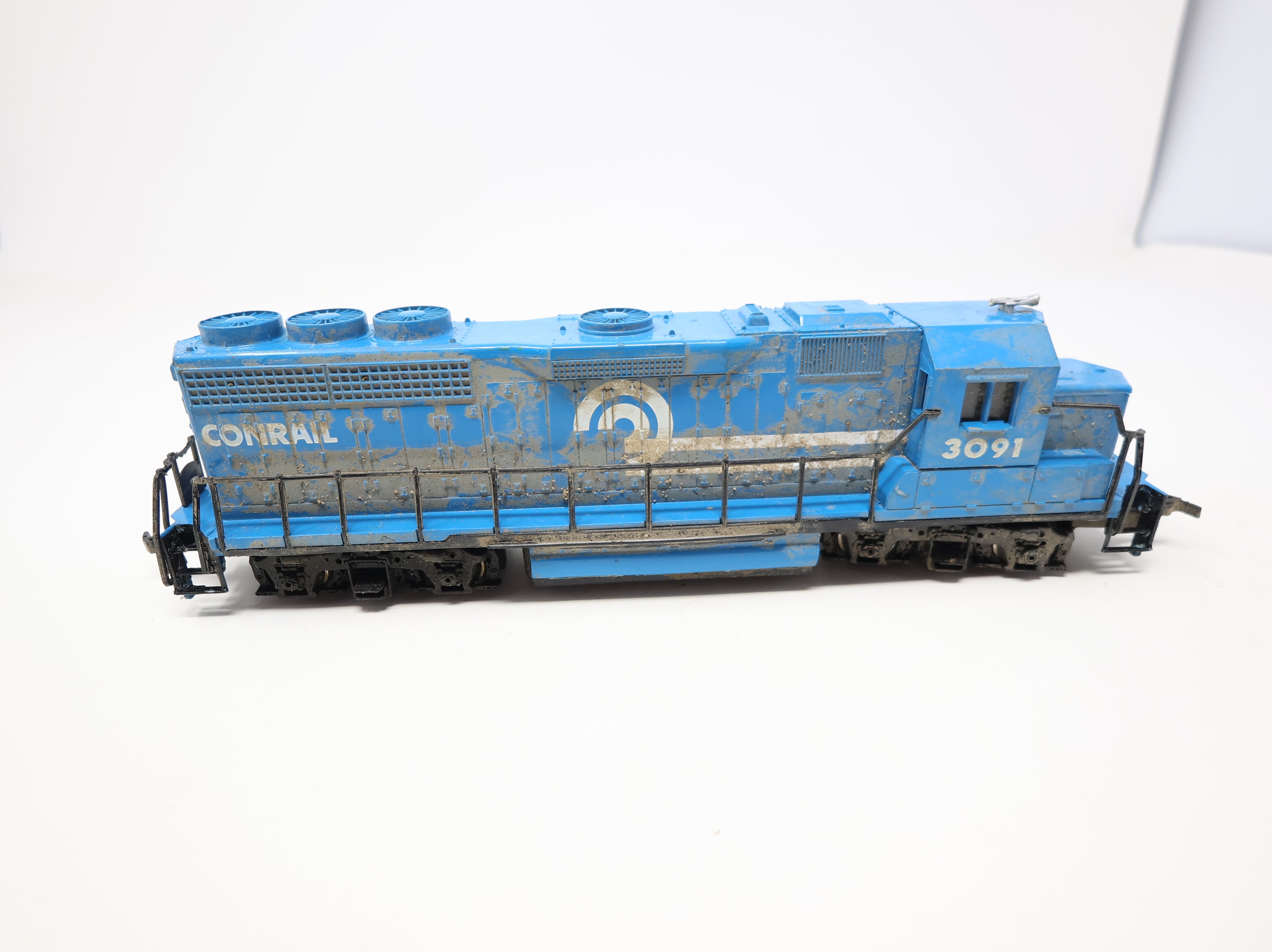 USED Bachmann HO Scale GP40 Diesel Locomotive Conrail #3091 Parts/Repairs DC